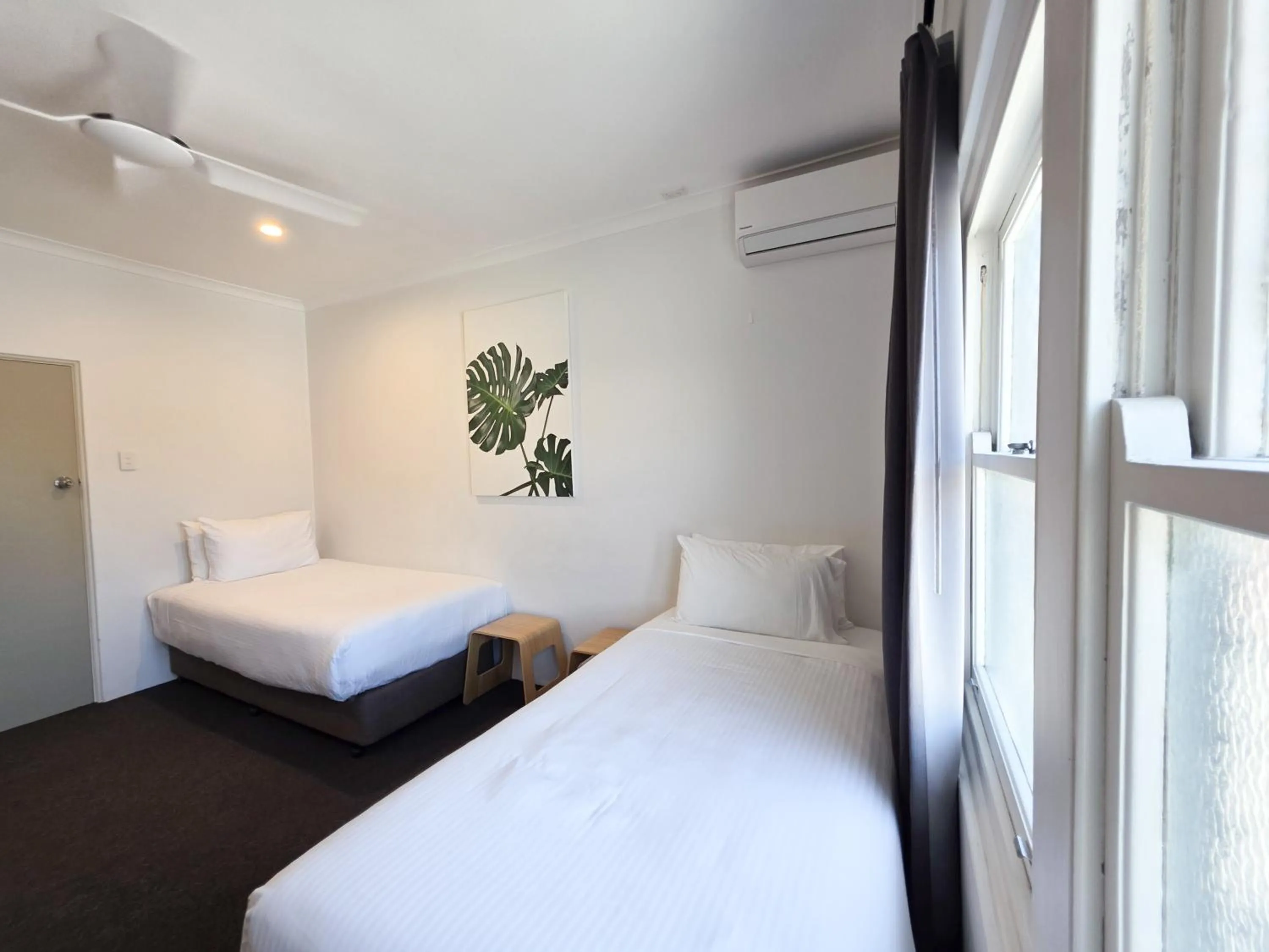 Bed in Plantation Hotel Coffs Harbour