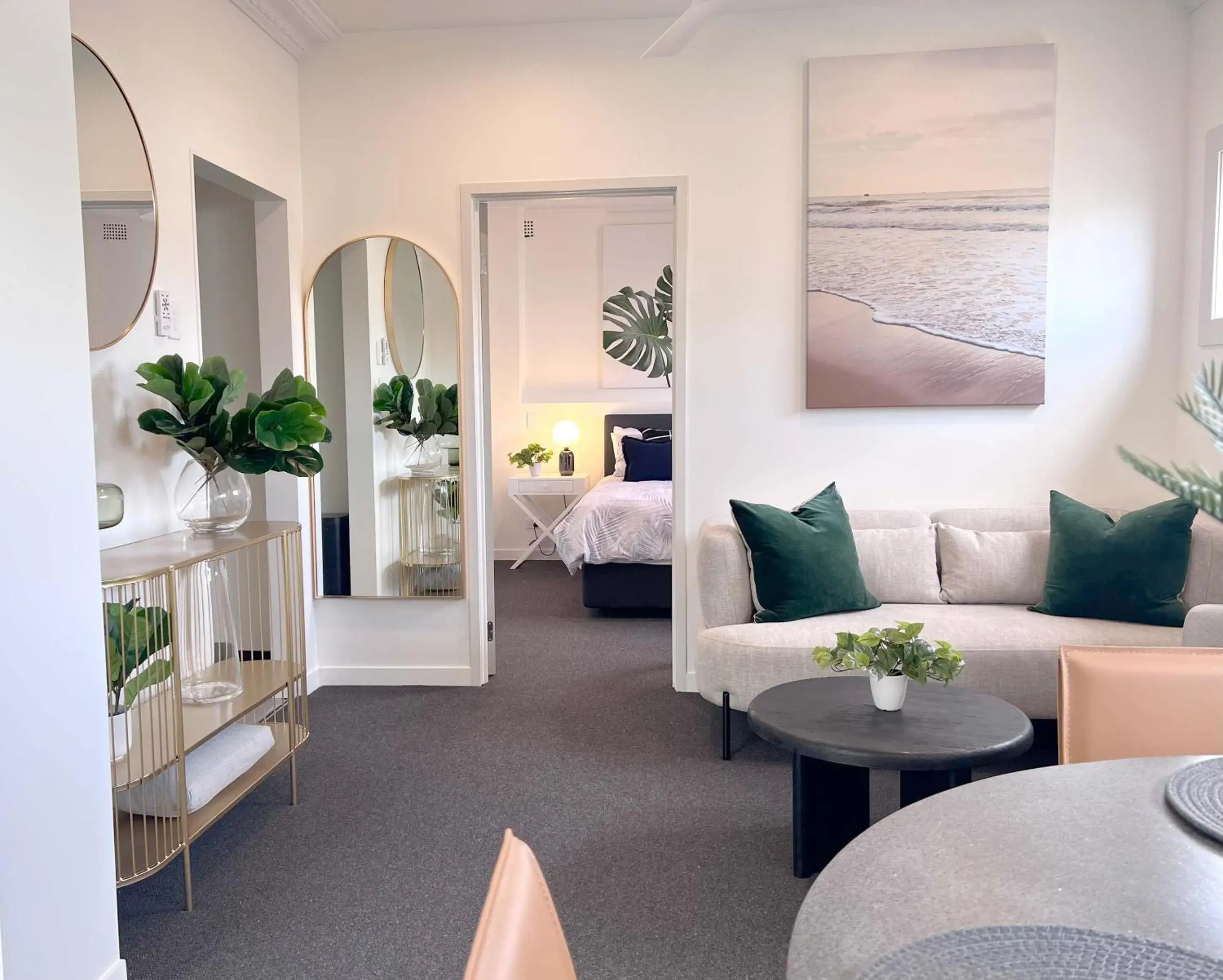 Two-Bedroom Apartment With Ensuite Bathroom in Plantation Hotel Coffs Harbour Two-Bedroom Apartment With Ensuite Bathroom in Plantation Hotel Coffs Harbour