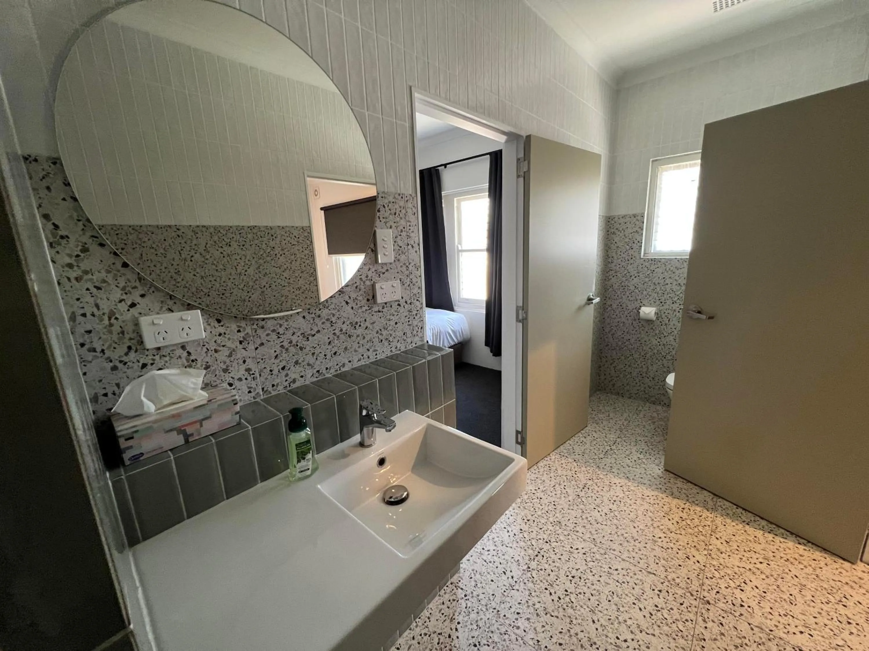 Shower in Plantation Hotel Coffs Harbour