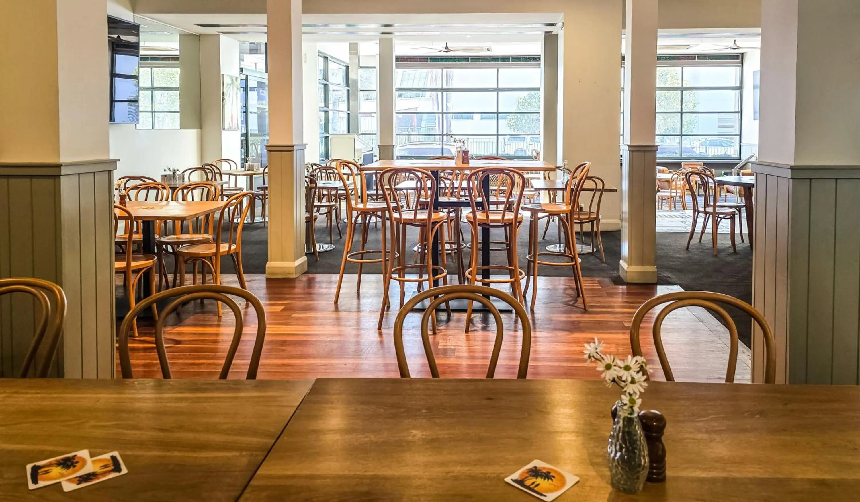 Restaurant/places to eat in Plantation Hotel Coffs Harbour