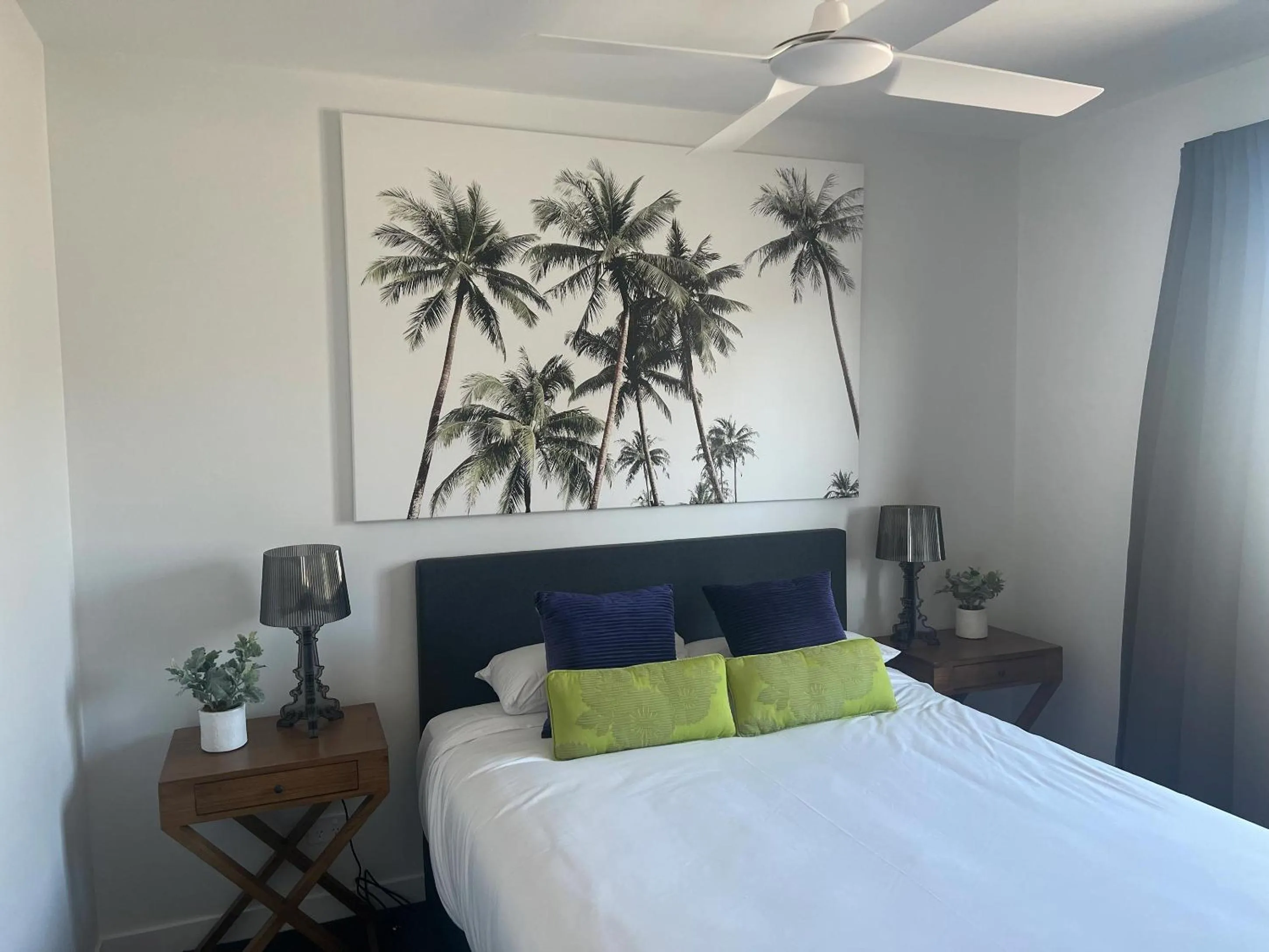 Bed in Plantation Hotel Coffs Harbour