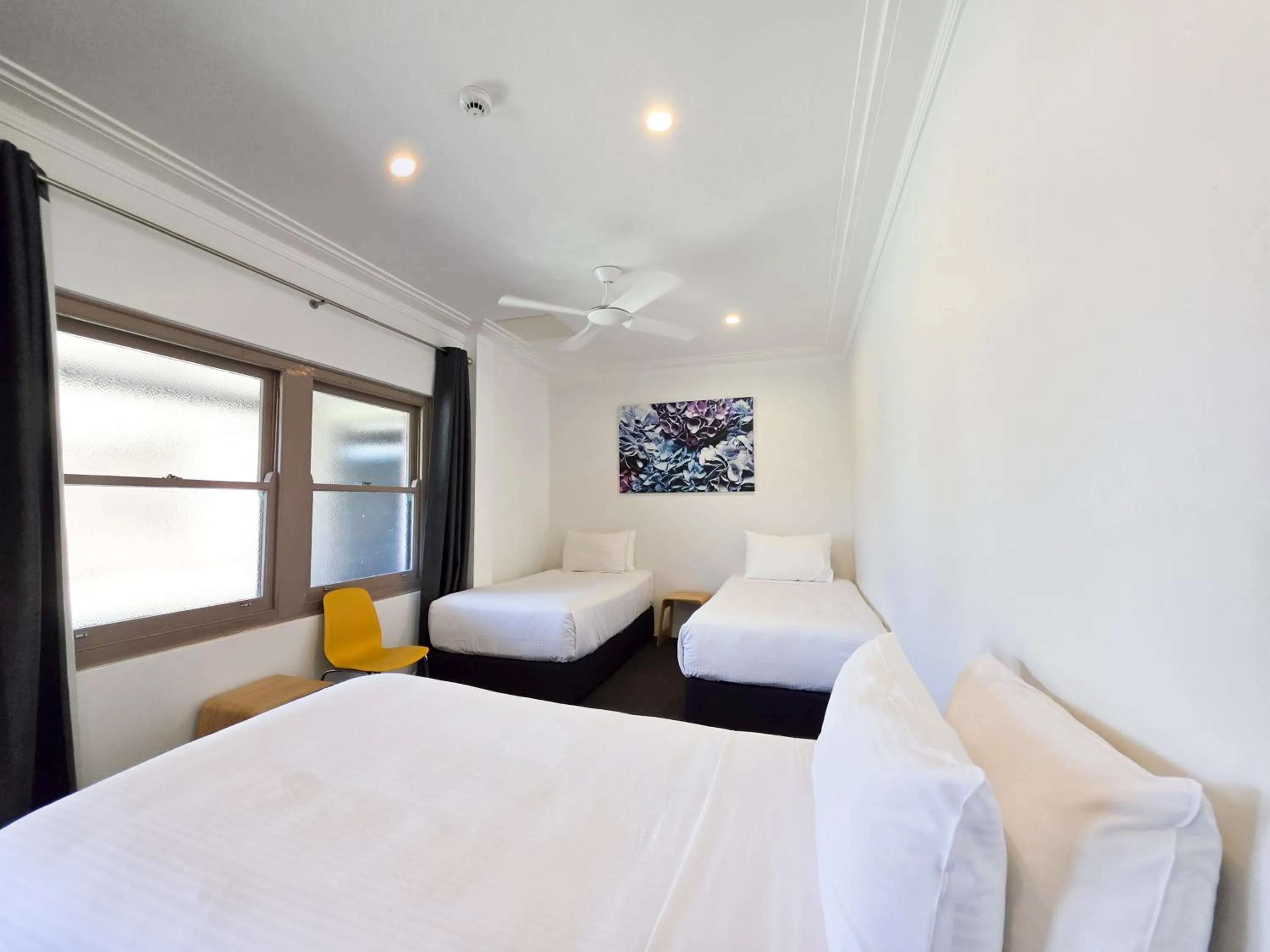 Bed in Plantation Hotel Coffs Harbour