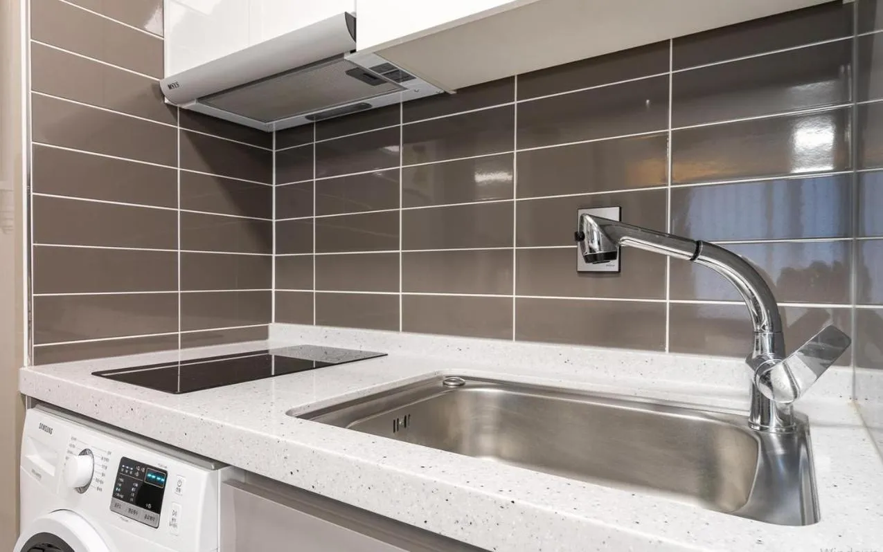 Songjeong Blue Castle Hotel