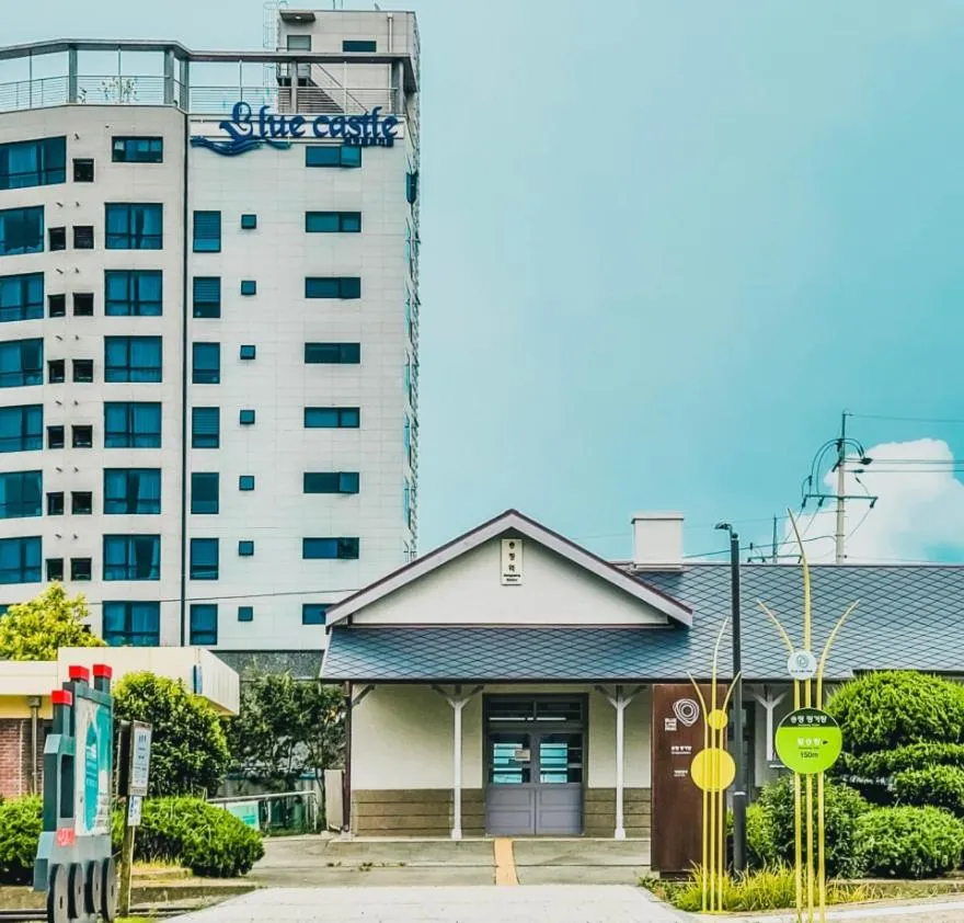 Songjeong Blue Castle Hotel