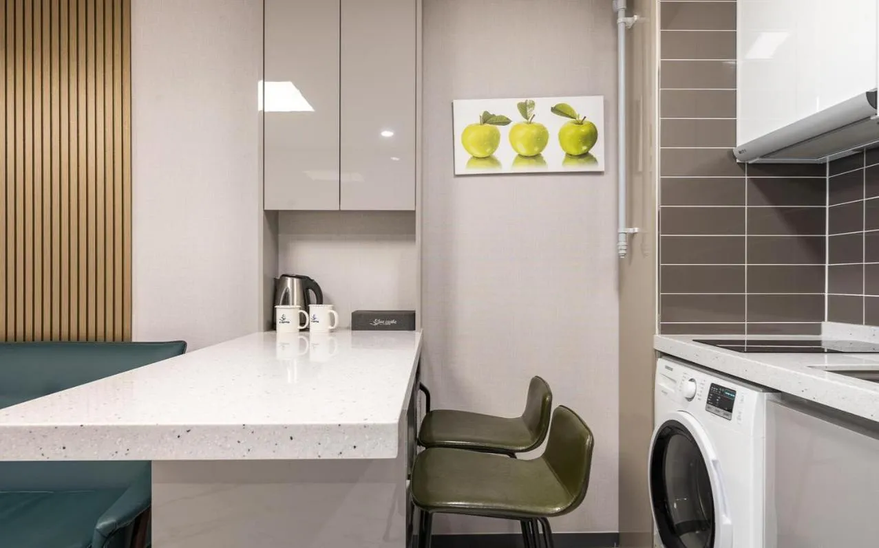 Songjeong Blue Castle Hotel