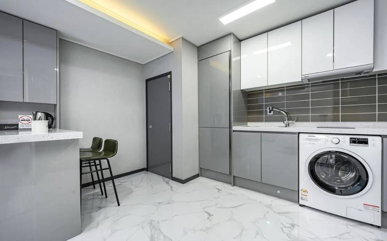 Songjeong Blue Castle Hotel