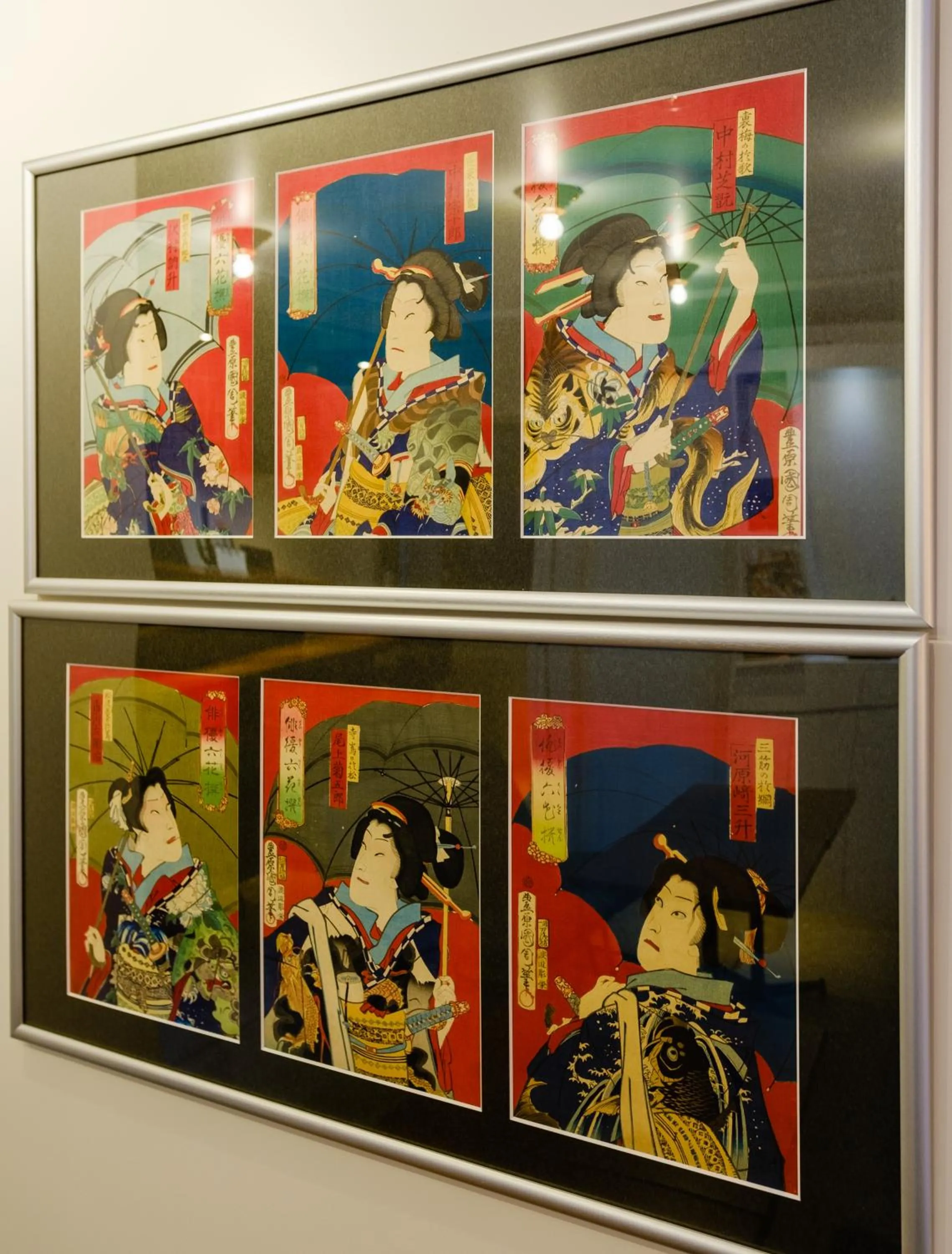 Decorative detail in Asakusa Kaede 浅草楓