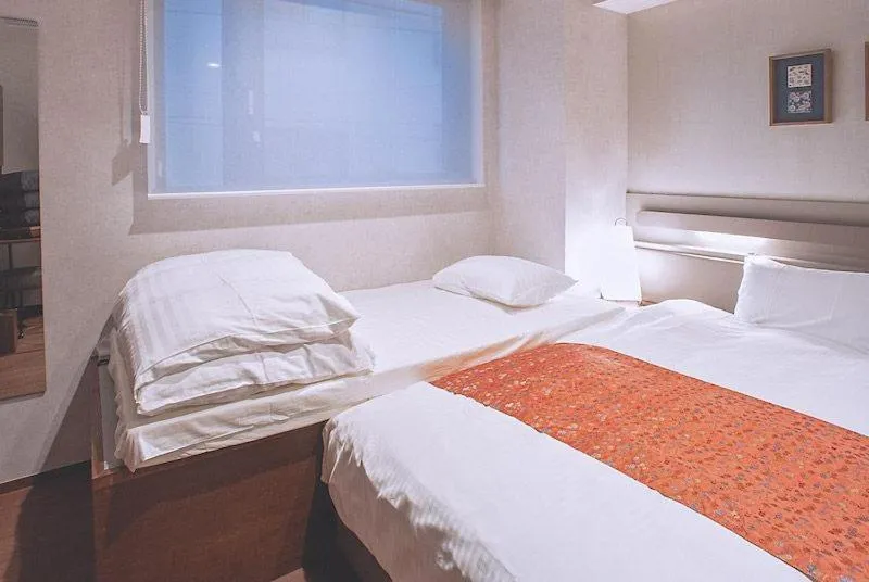 Photo of the whole room, Bed in Asakusa Kaede 浅草楓