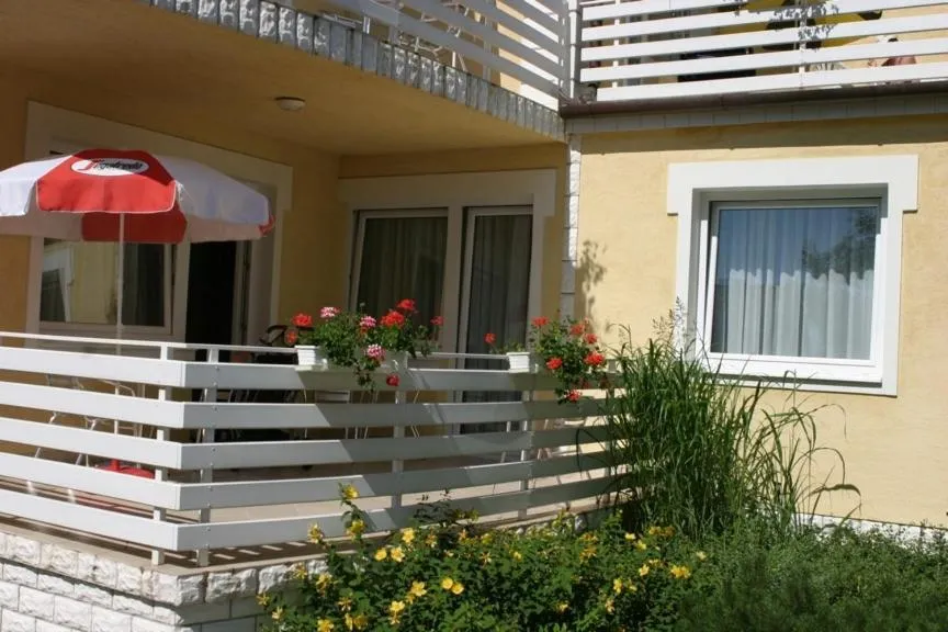 Facade/entrance in Apartman Bella Hotel