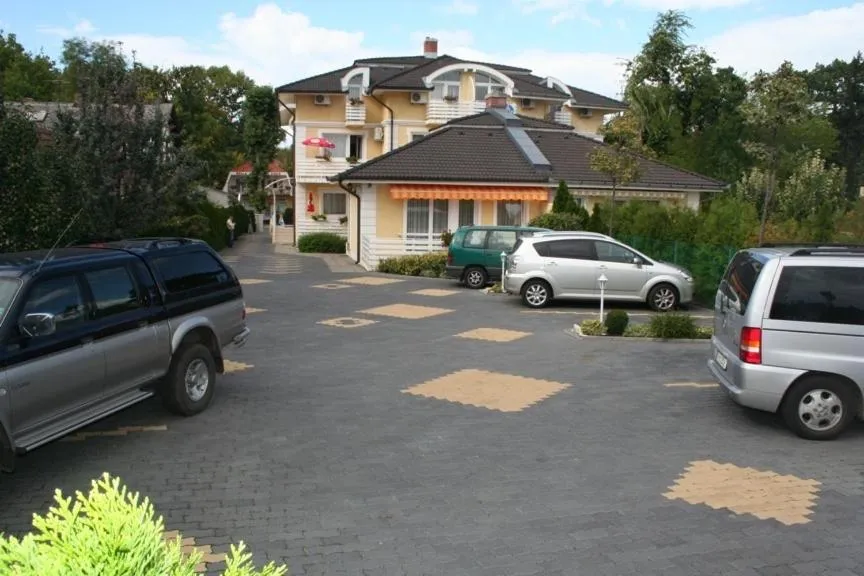 Facade/entrance in Apartman Bella Hotel