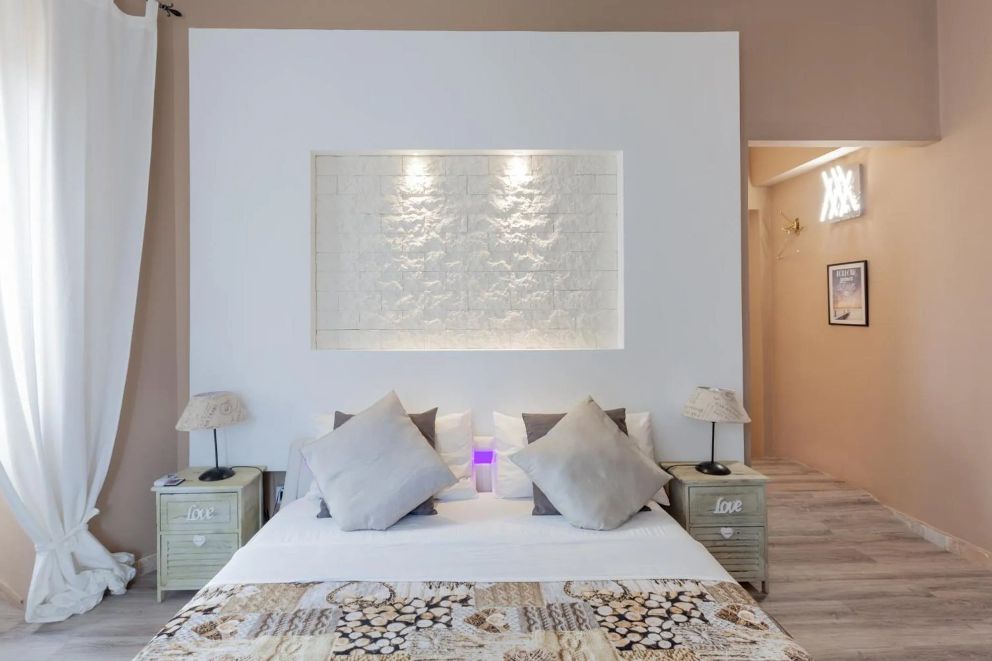 Bed in Heart of San Lorenzo