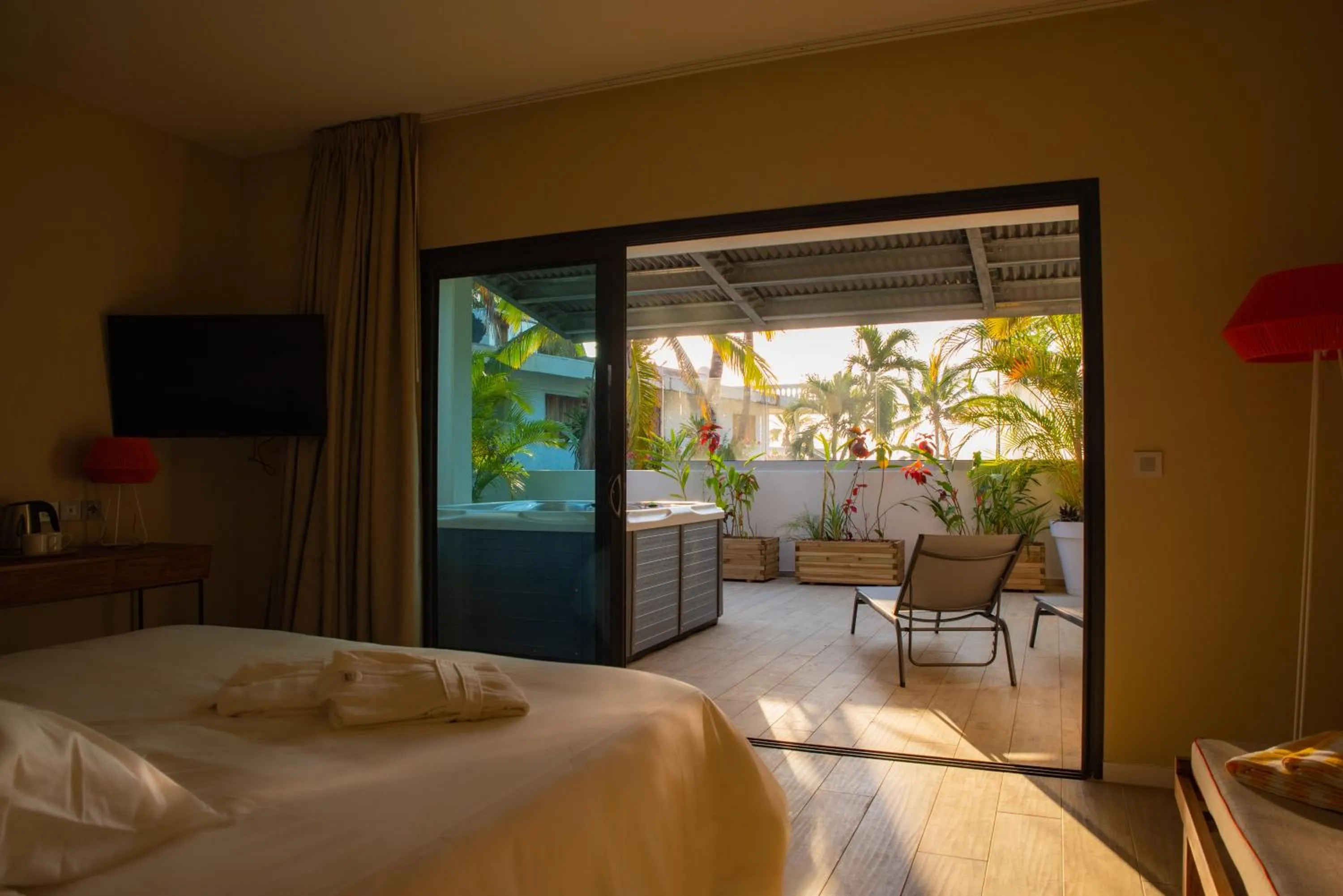 Patio, Bed in Boutik Hôtel 2A - Adult Only