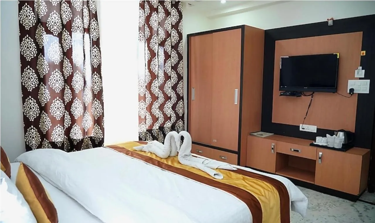 Bed in Pink Park by Panache Hotels