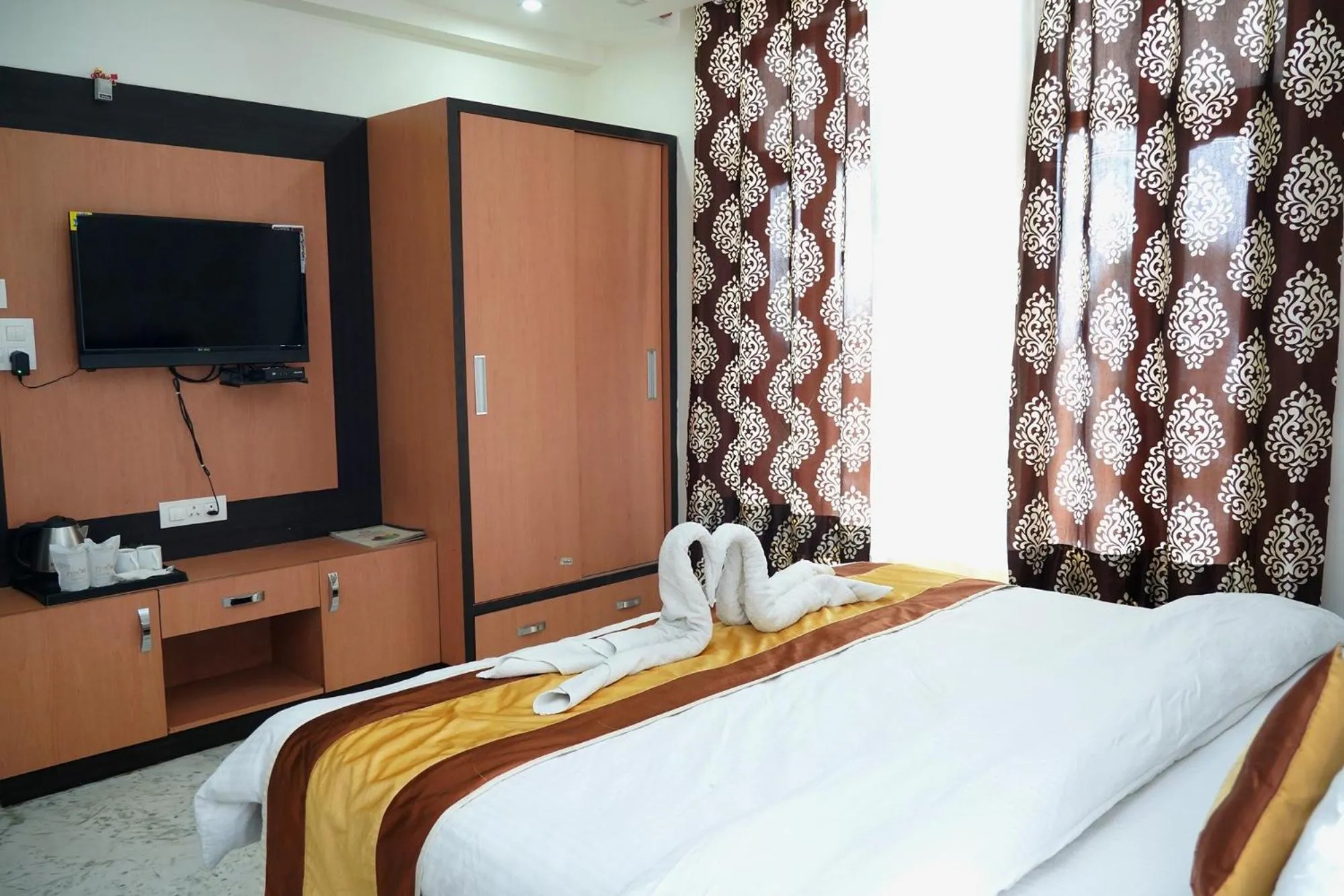 Communal lounge/ TV room, Bed in Pink Park by Panache Hotels