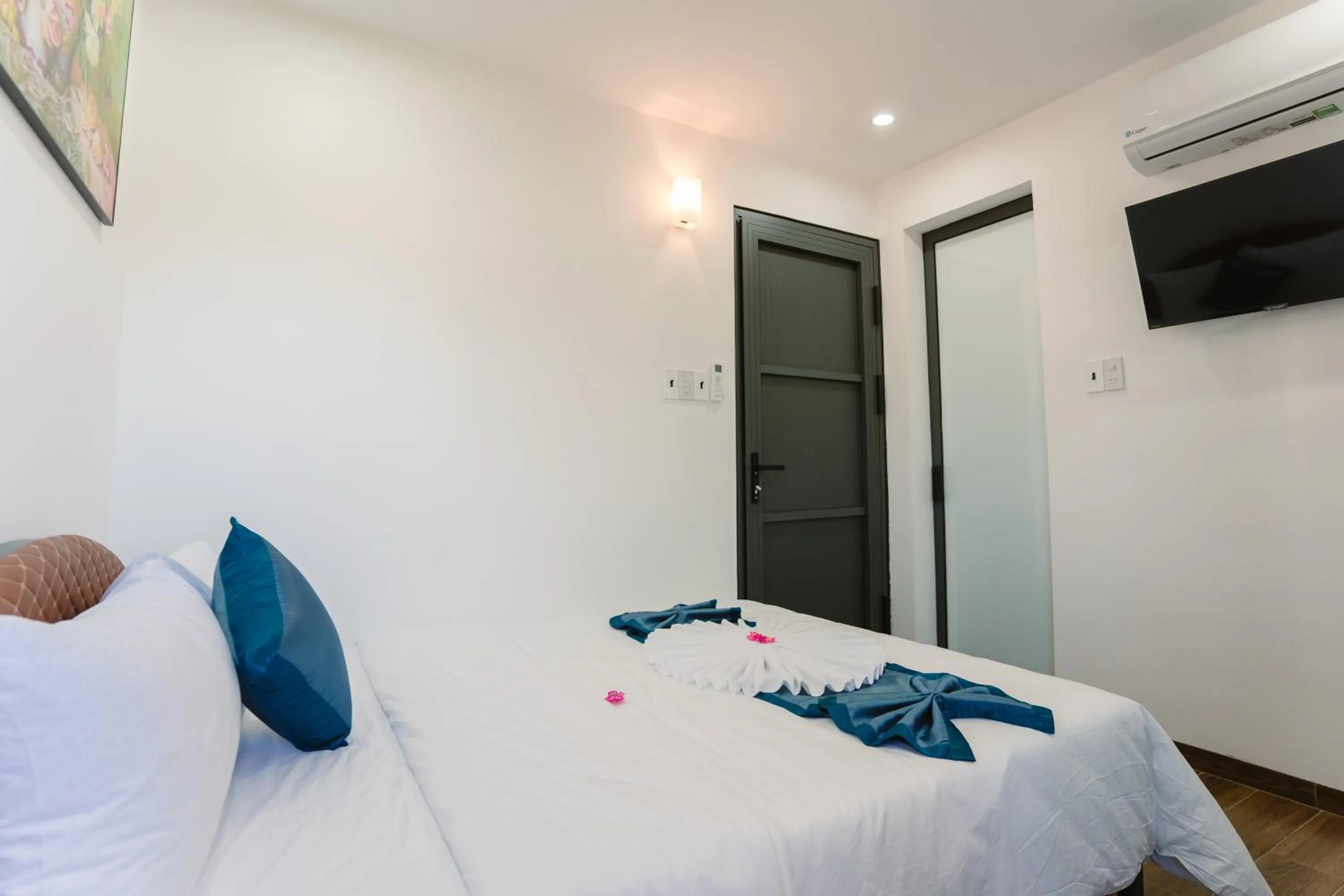 TV and multimedia, Bed in New World Hotel