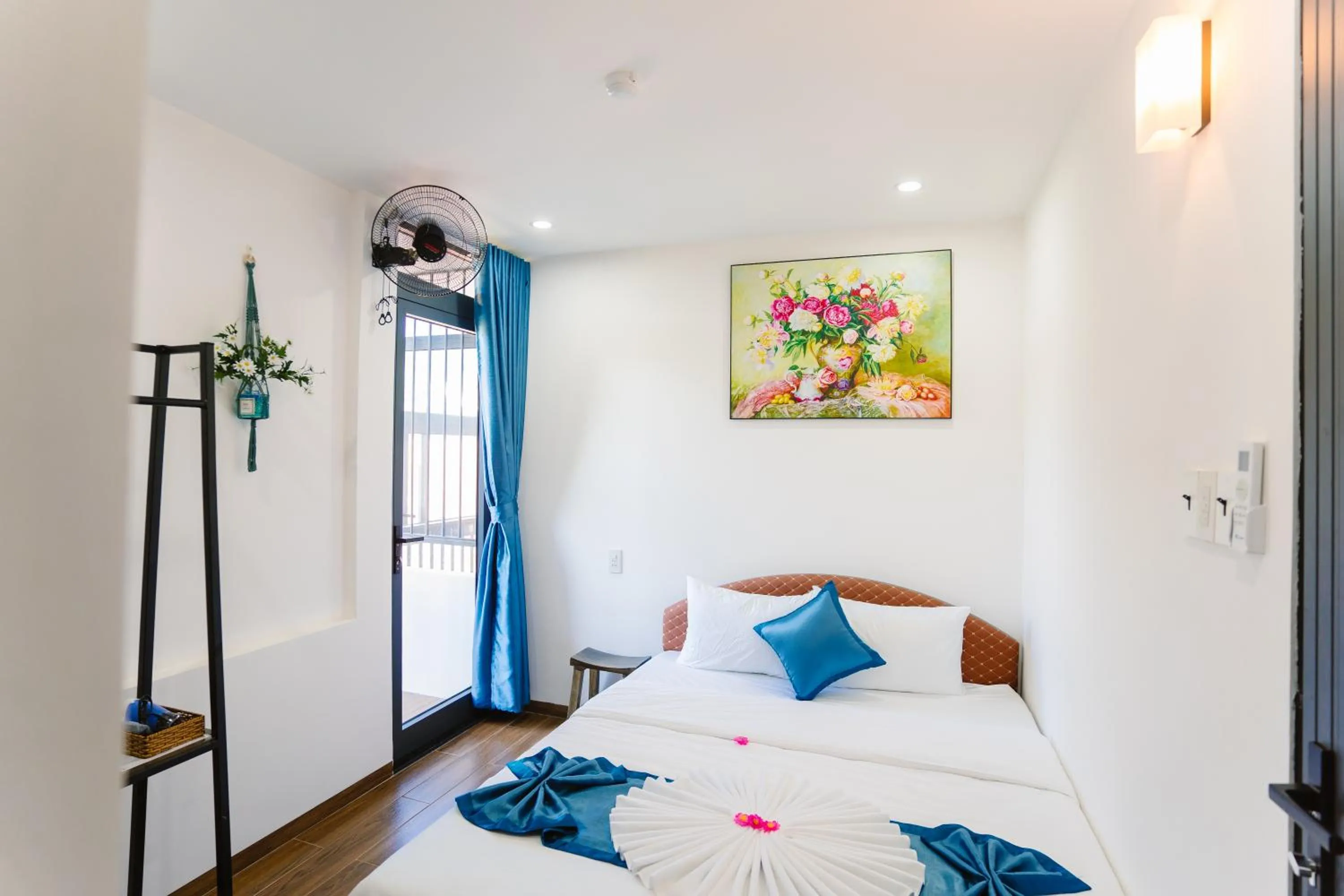 Bedroom, Bed in New World Hotel