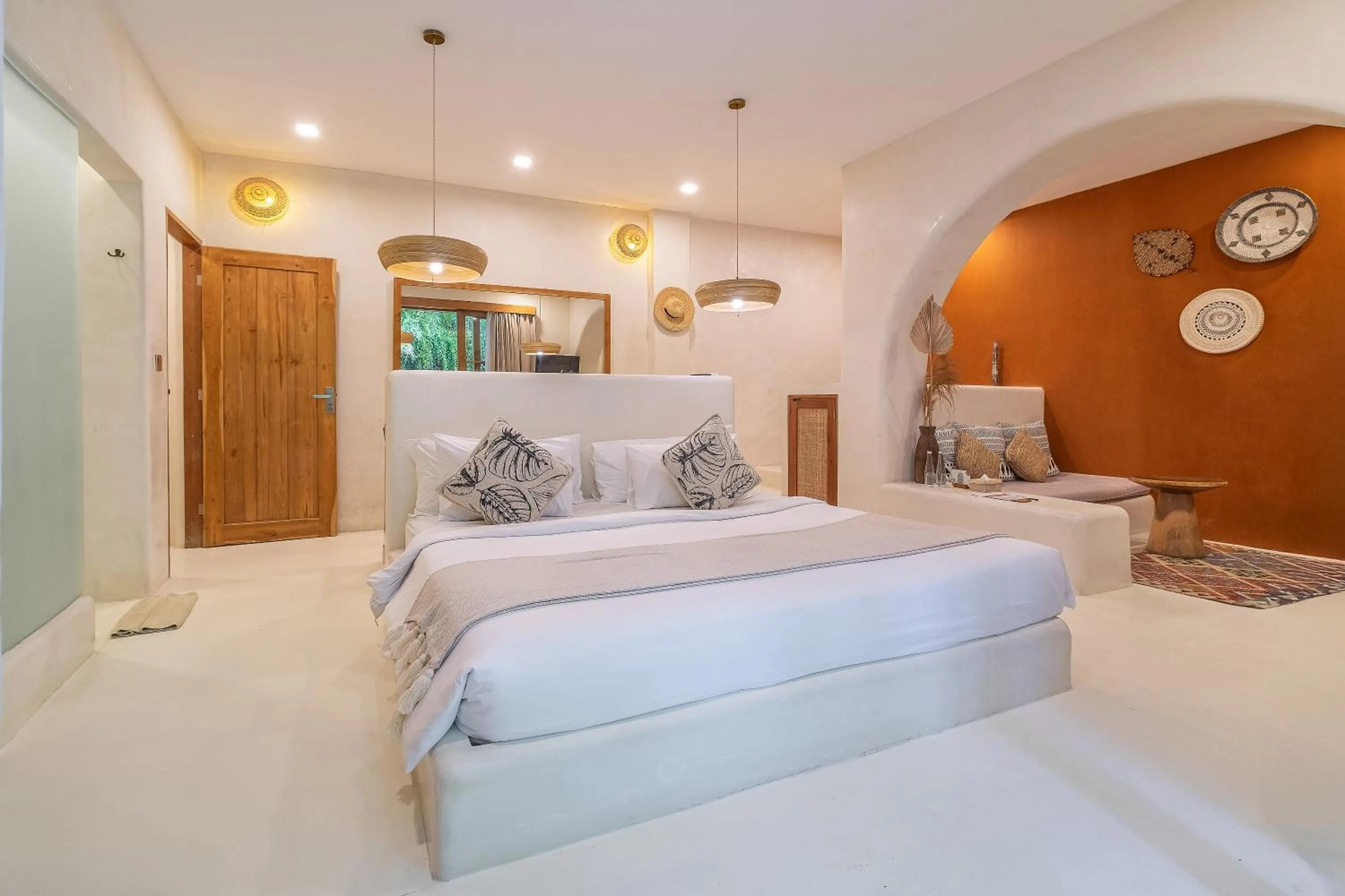 Photo of the whole room, Bed in White Goose Boutique Hotel