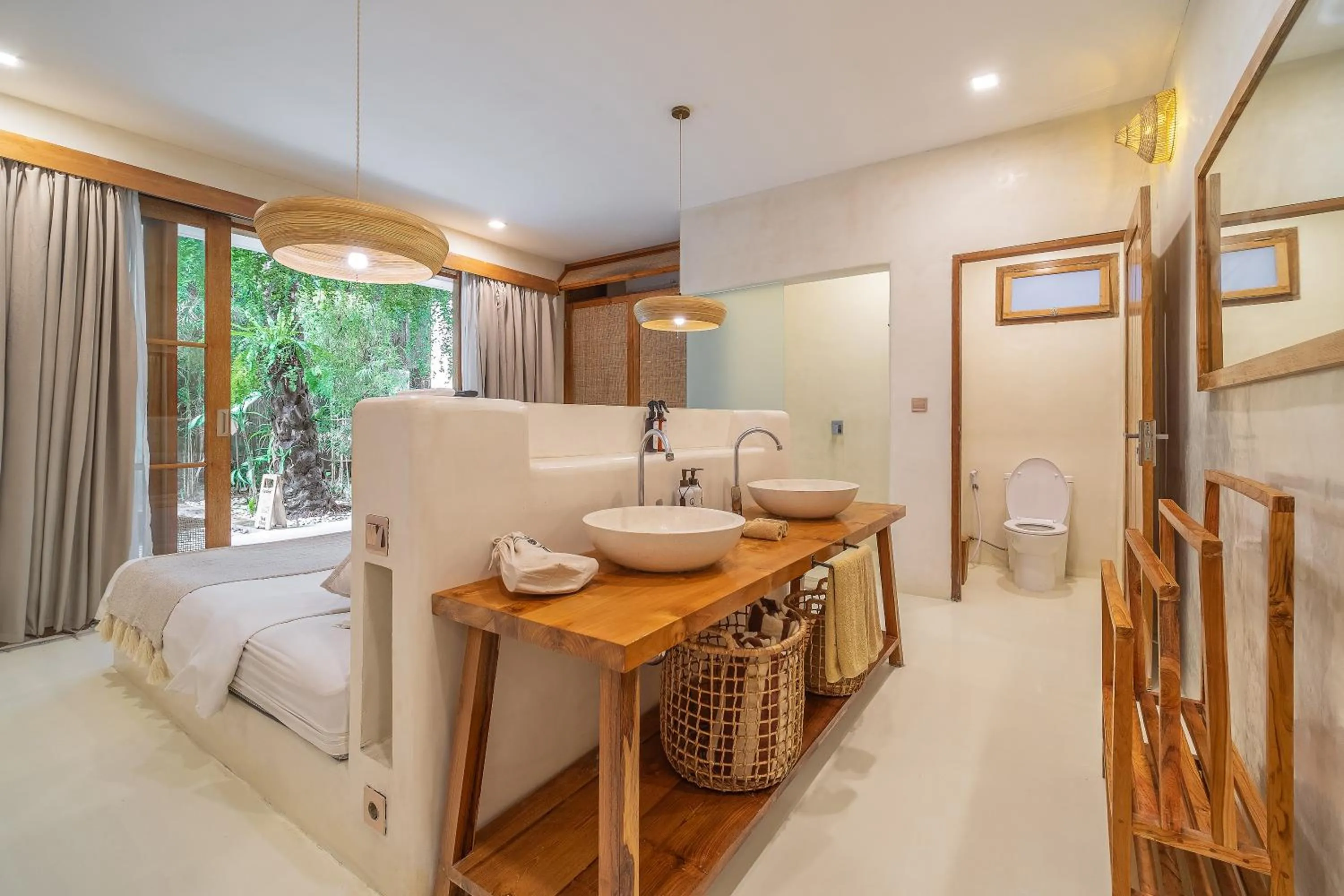 towels, Bed in White Goose Boutique Hotel