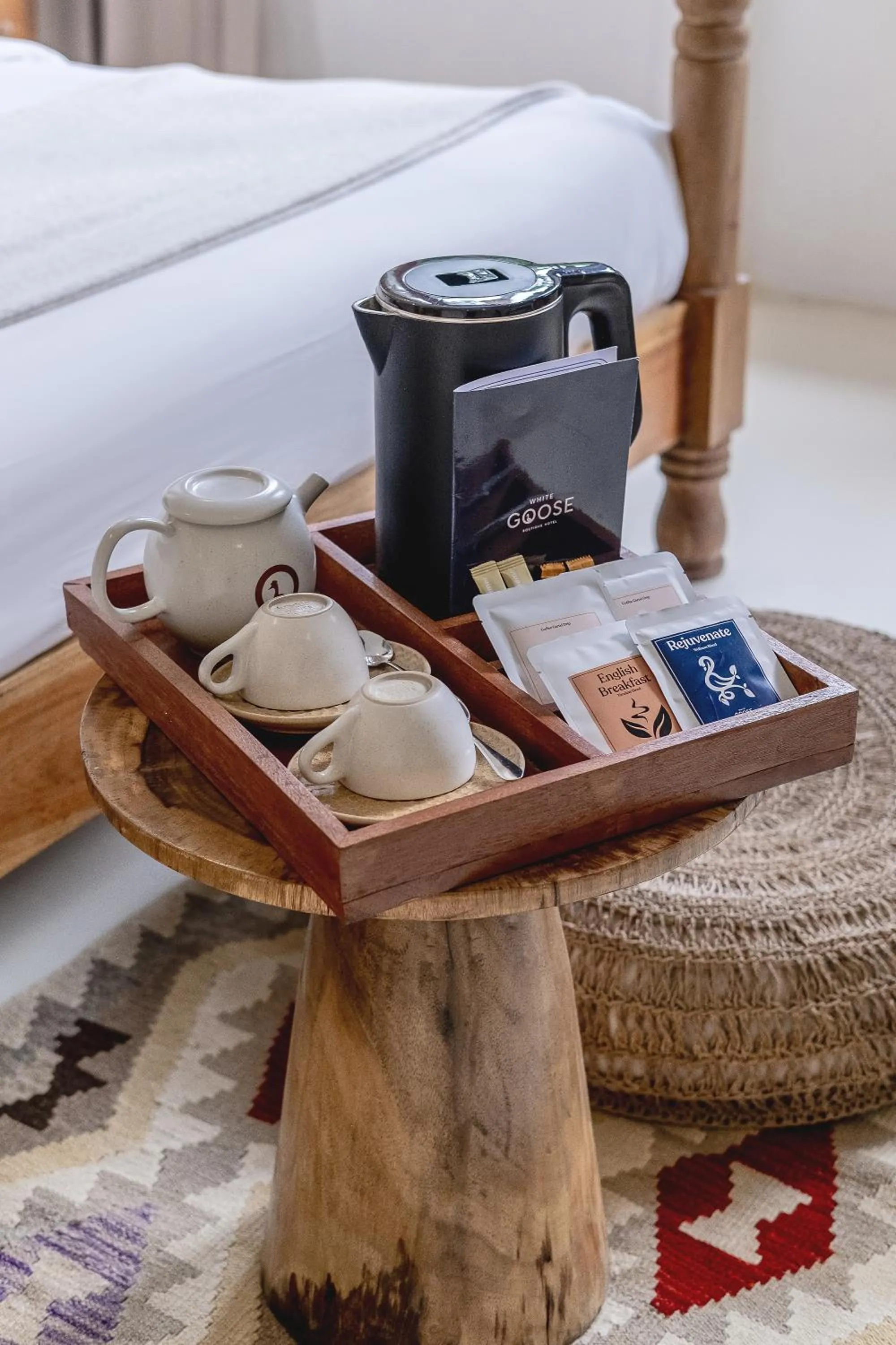 Coffee/tea facilities, Bed in White Goose Boutique Hotel