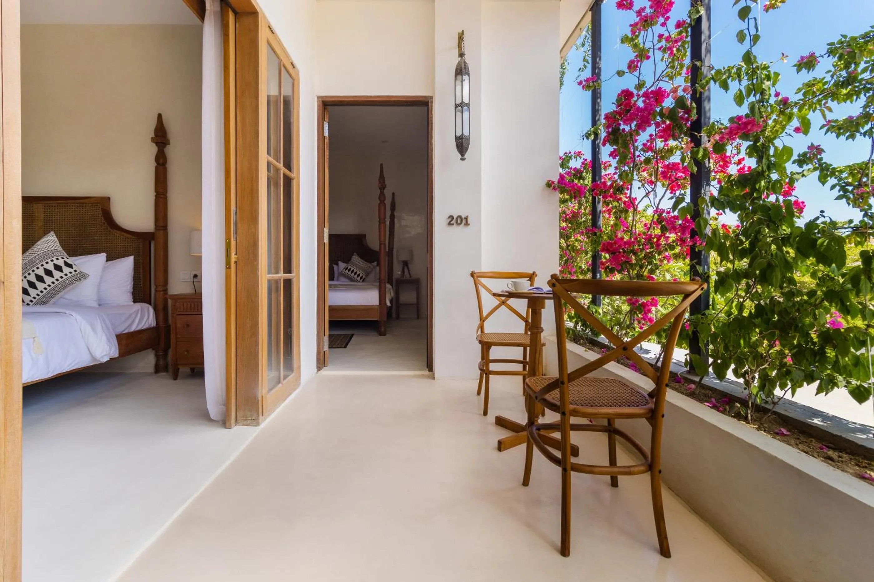 Balcony/Terrace, Bed in White Goose Boutique Hotel