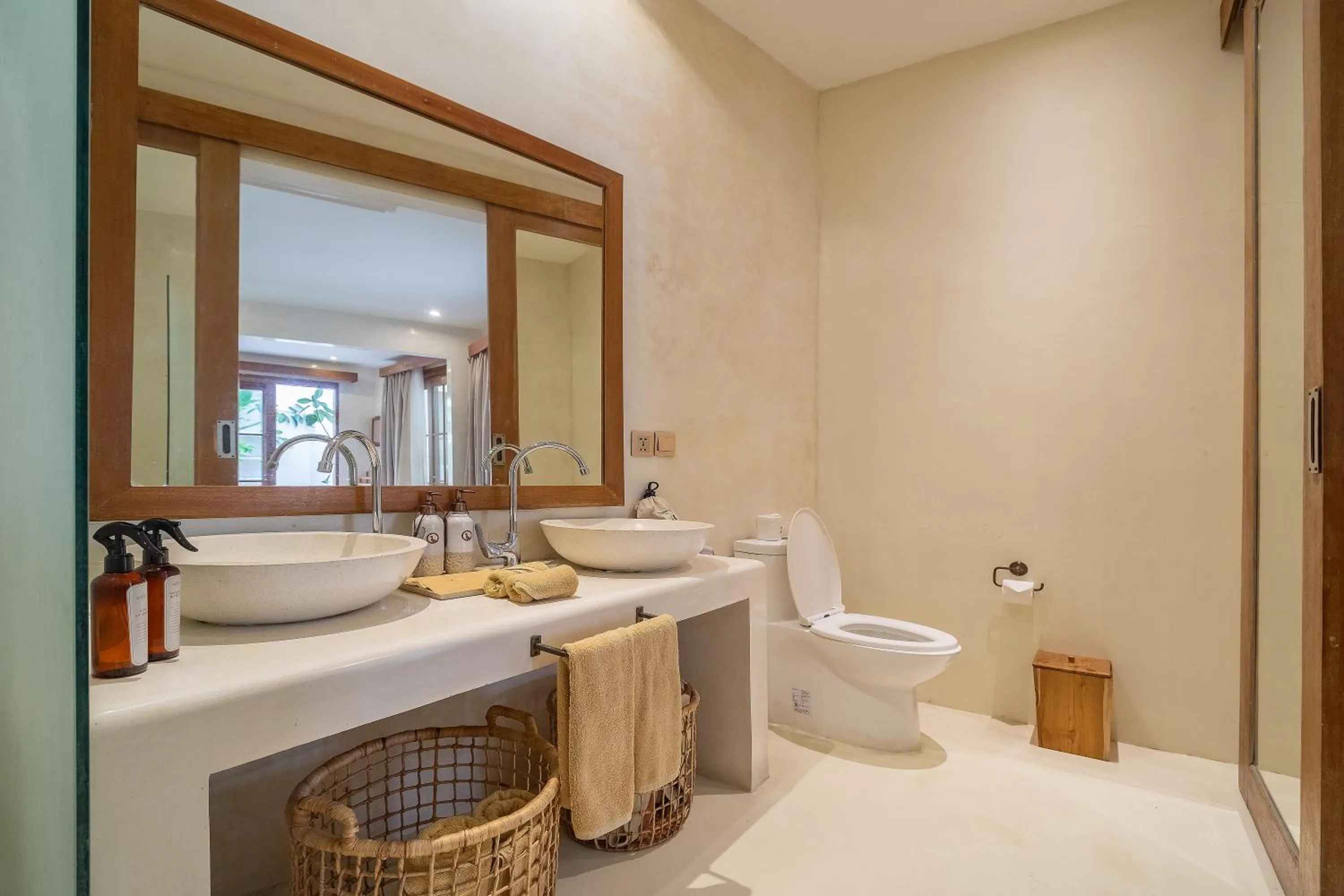 Toilet in White Goose Boutique Hotel