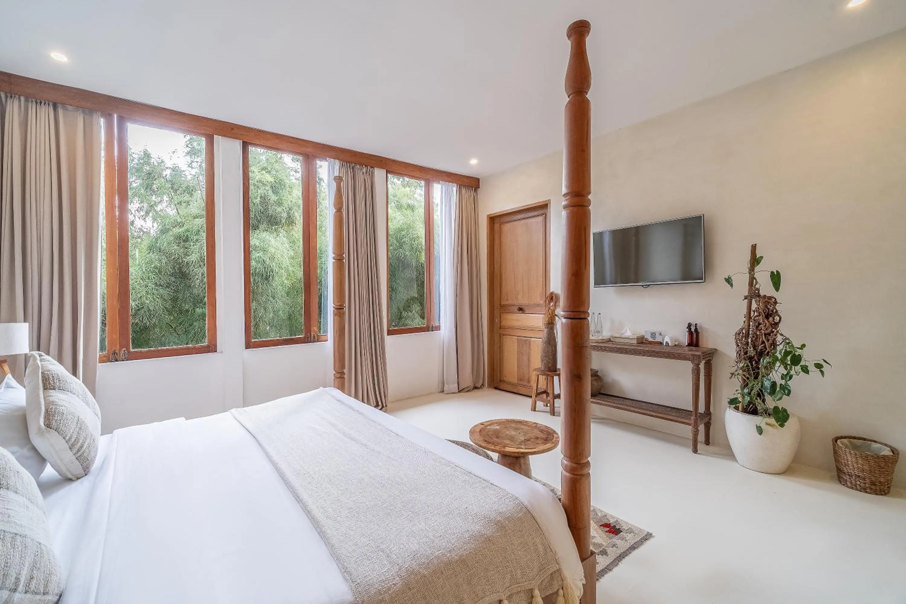 TV and multimedia, Bed in White Goose Boutique Hotel