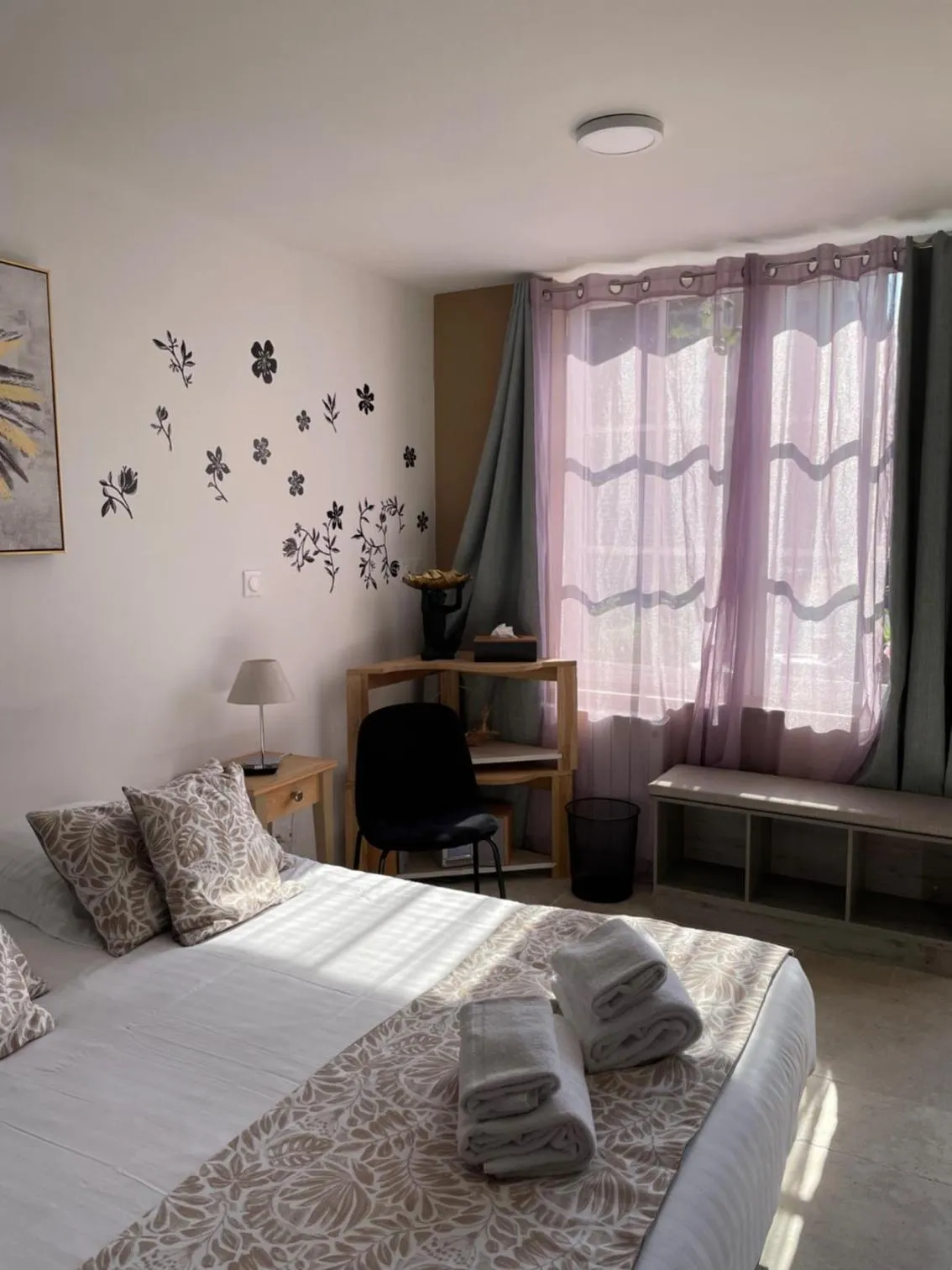 Bedroom, Bed in Belle Normandy