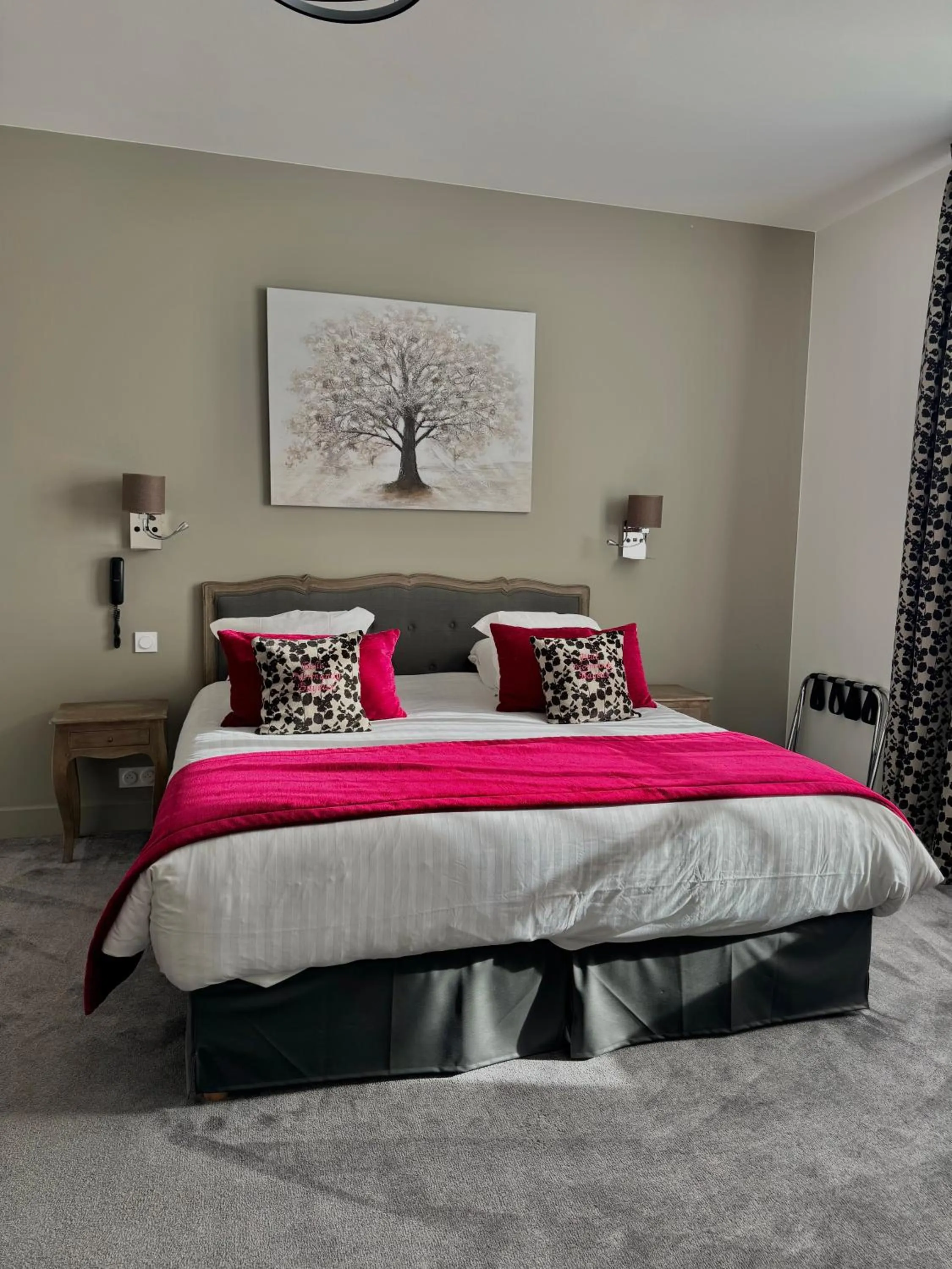 Bedroom, Bed in Belle Normandy