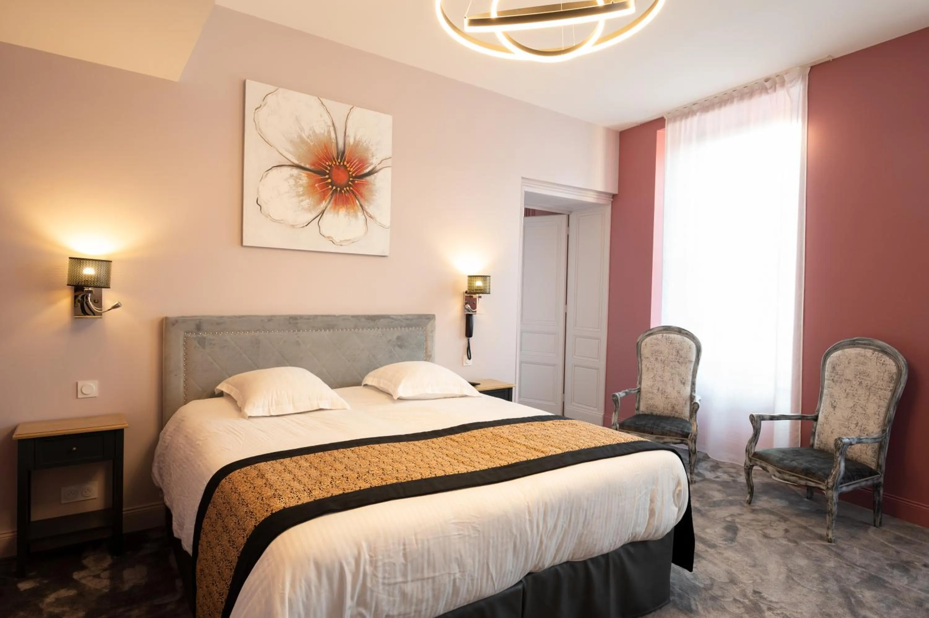 Photo of the whole room, Bed in Belle Normandy