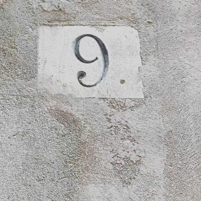 Velo Vern 3- Luxury penthouse w views of city wall