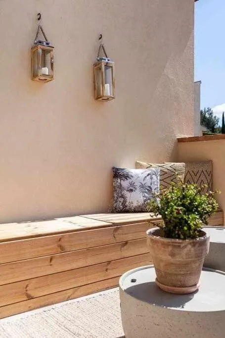 Velo Vern 3- Luxury penthouse w views of city wall