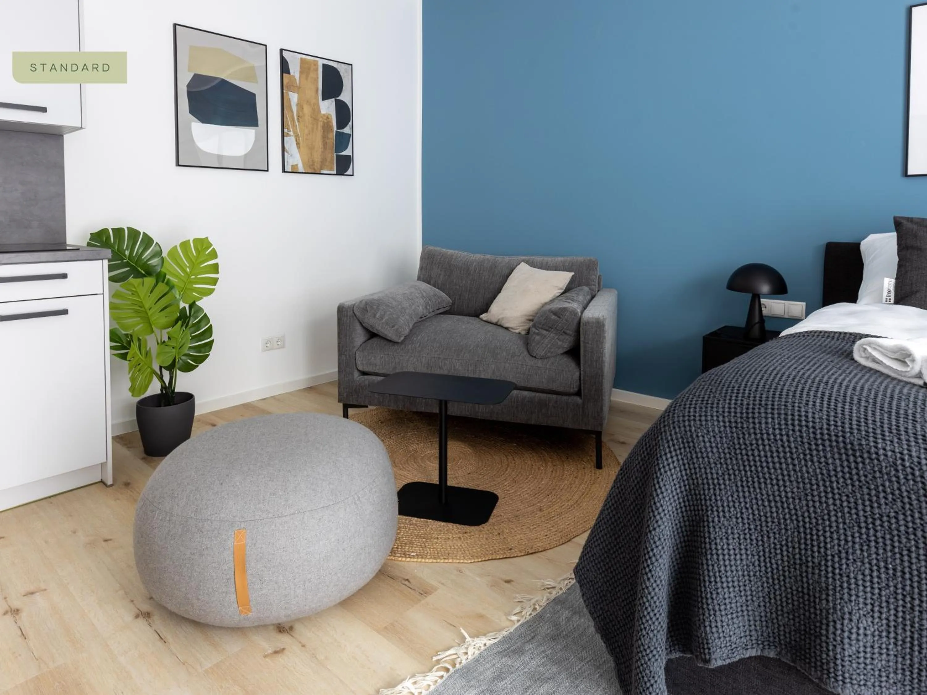 Bed in Limehome Osnabrück Johannisstraße