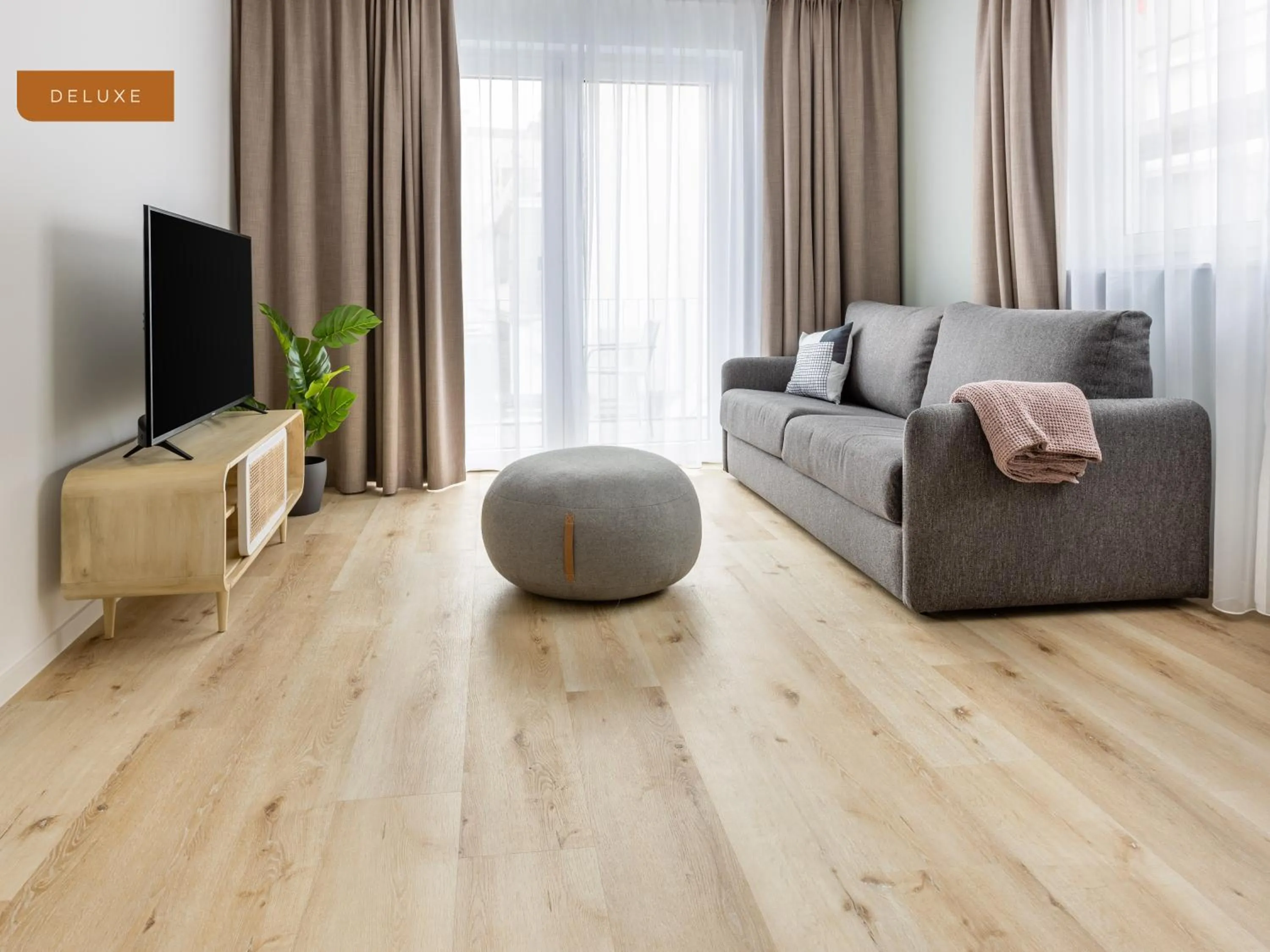 TV and multimedia in Limehome Osnabrück Johannisstraße