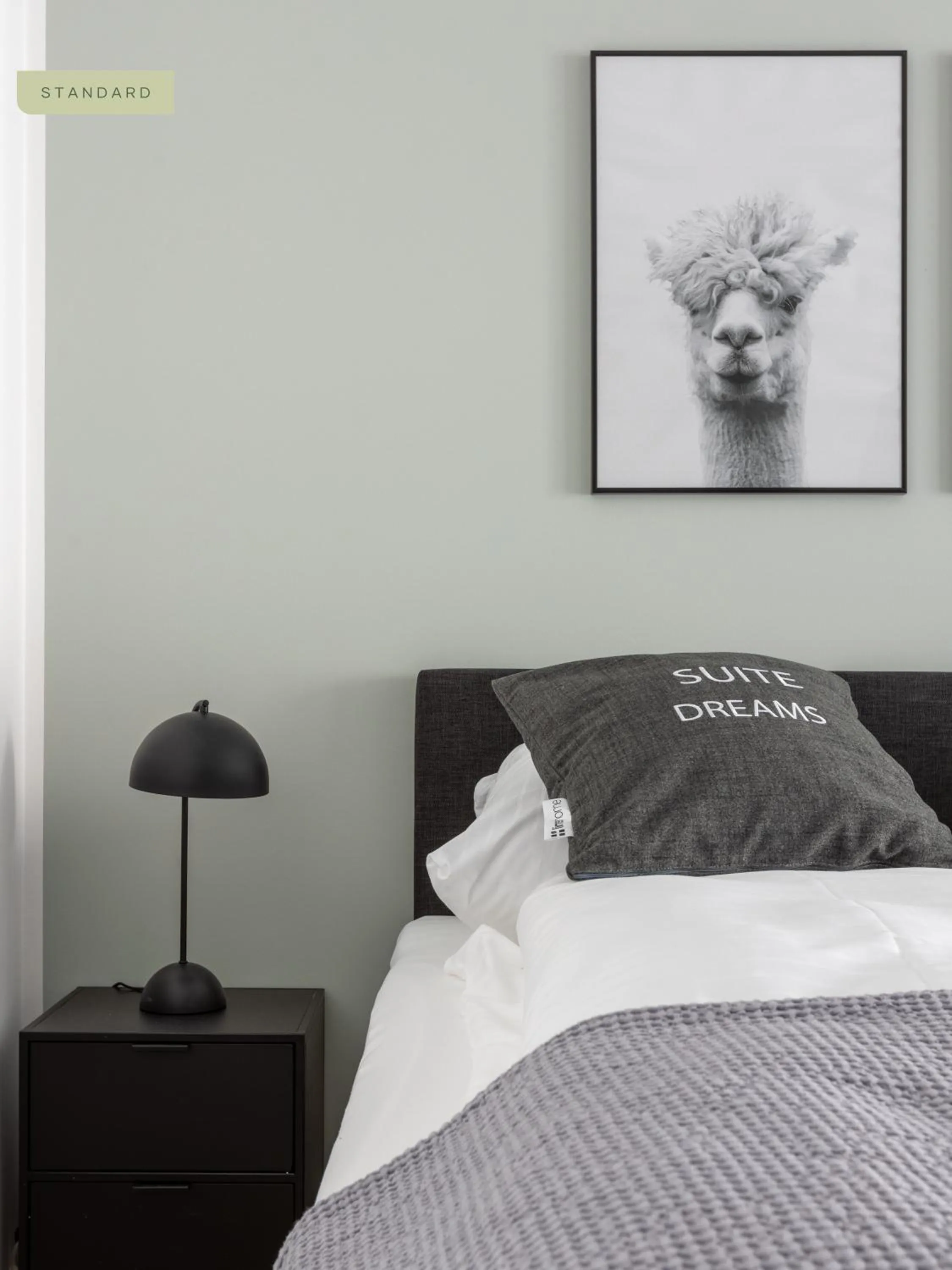 Bed in Limehome Osnabrück Johannisstraße