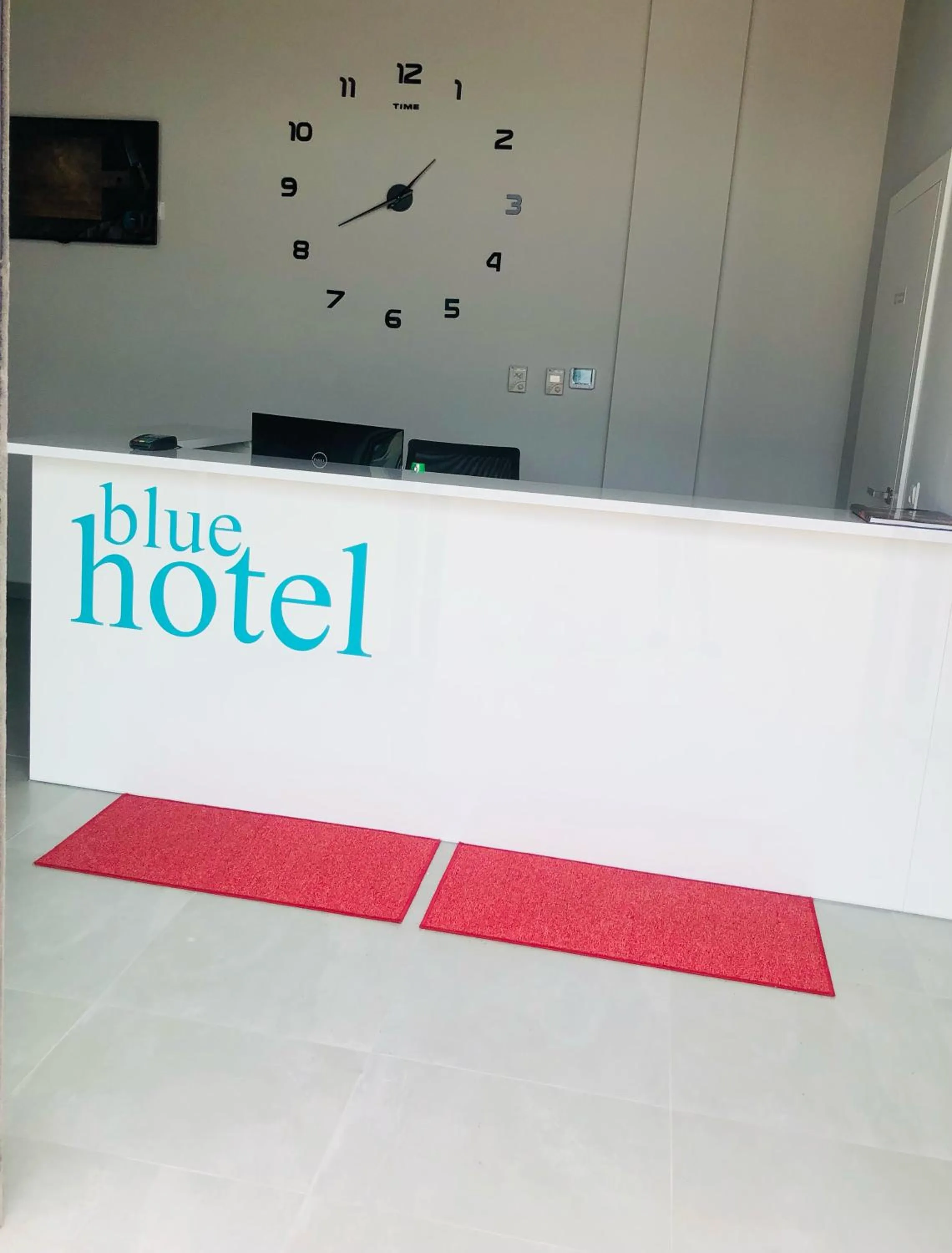 blue hotel