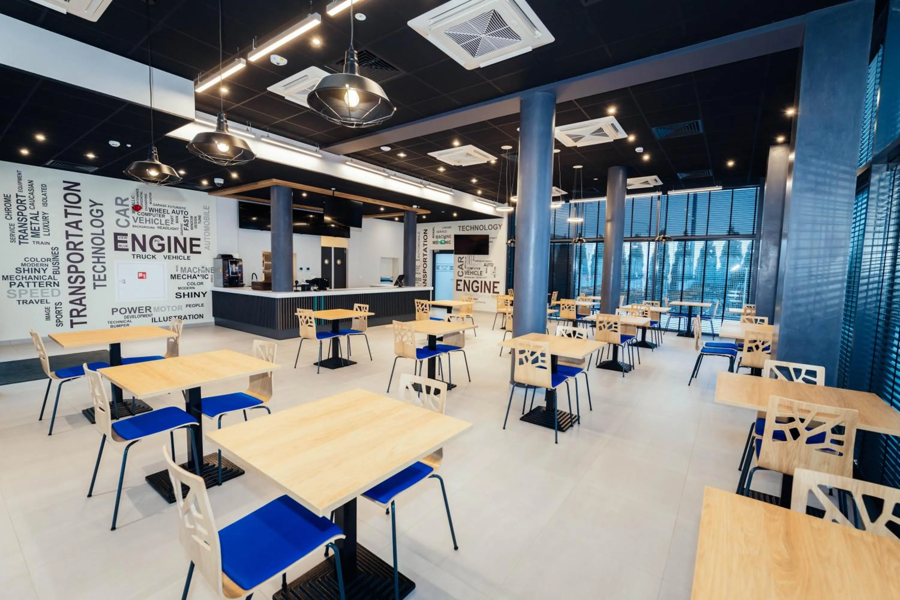 Restaurant/places to eat in blue hotel