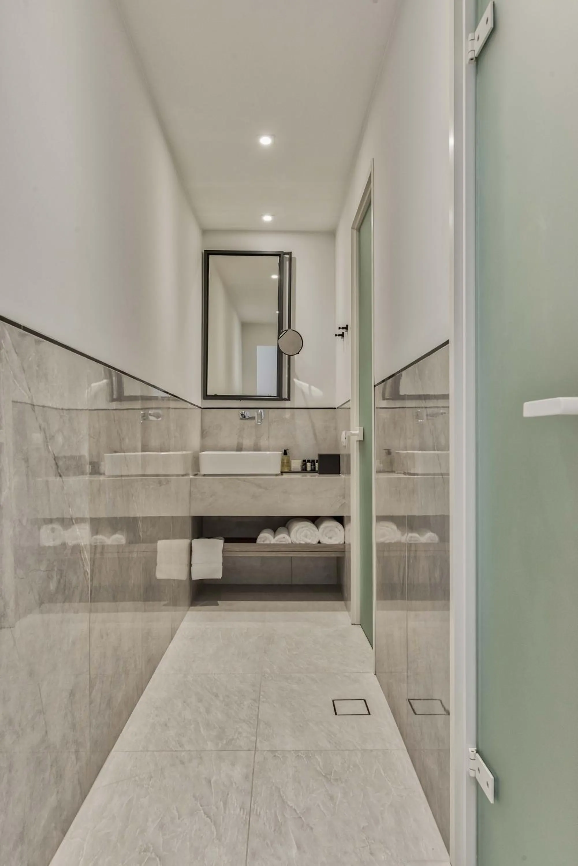 Bathroom, Bed in Bitzaro Boutique Hotel