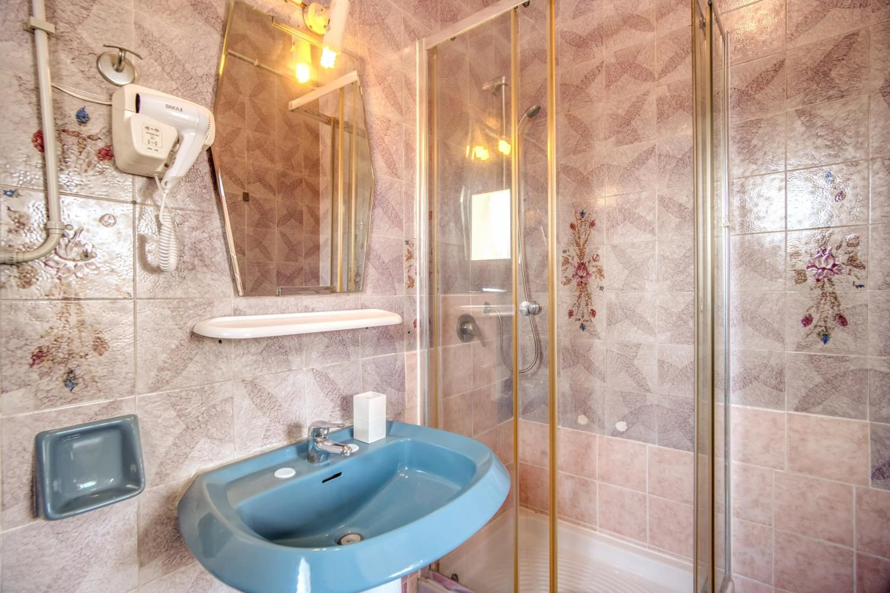 Bathroom in Hotel Artromano