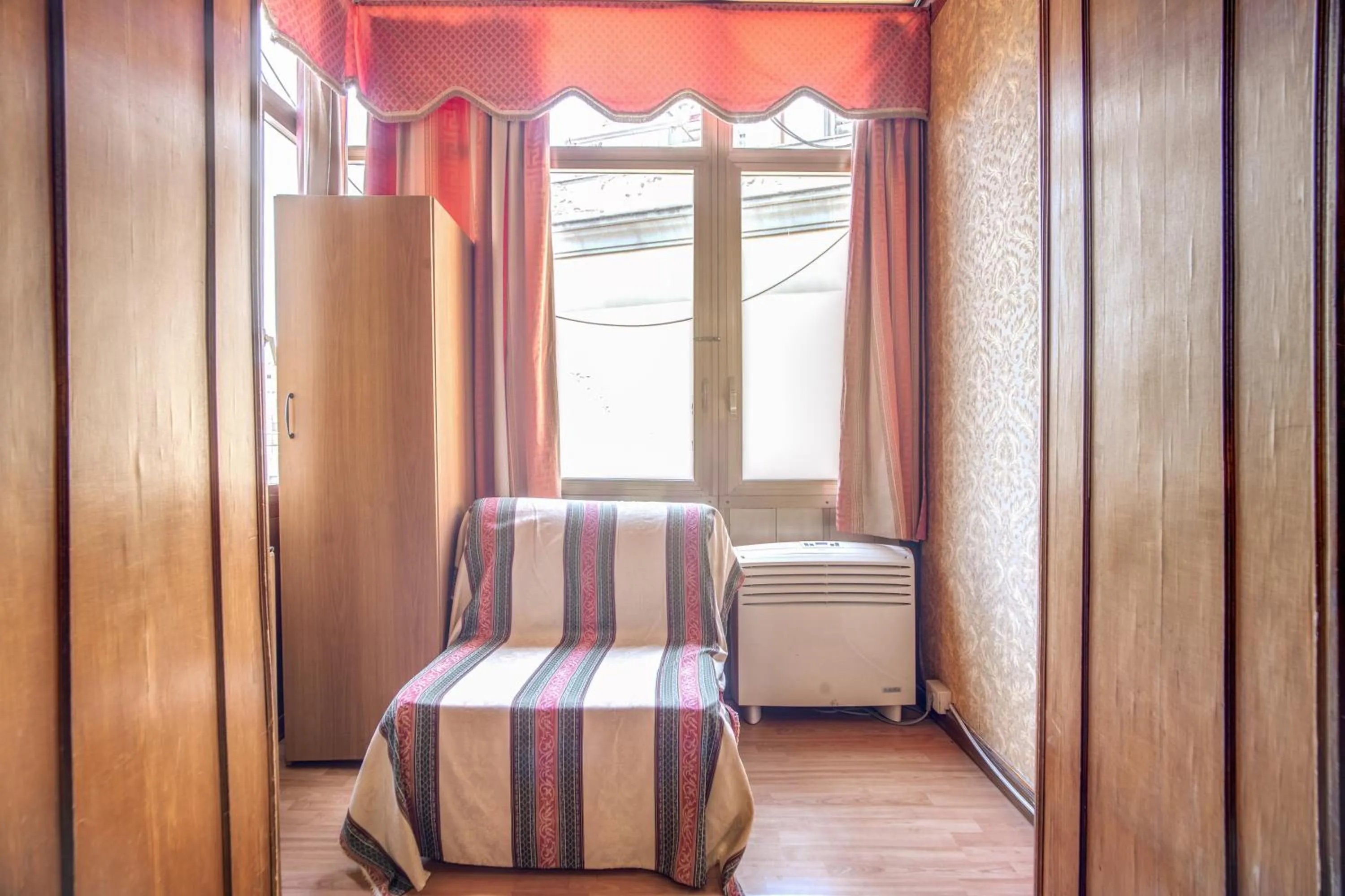 Living room, Bed in Hotel Artromano