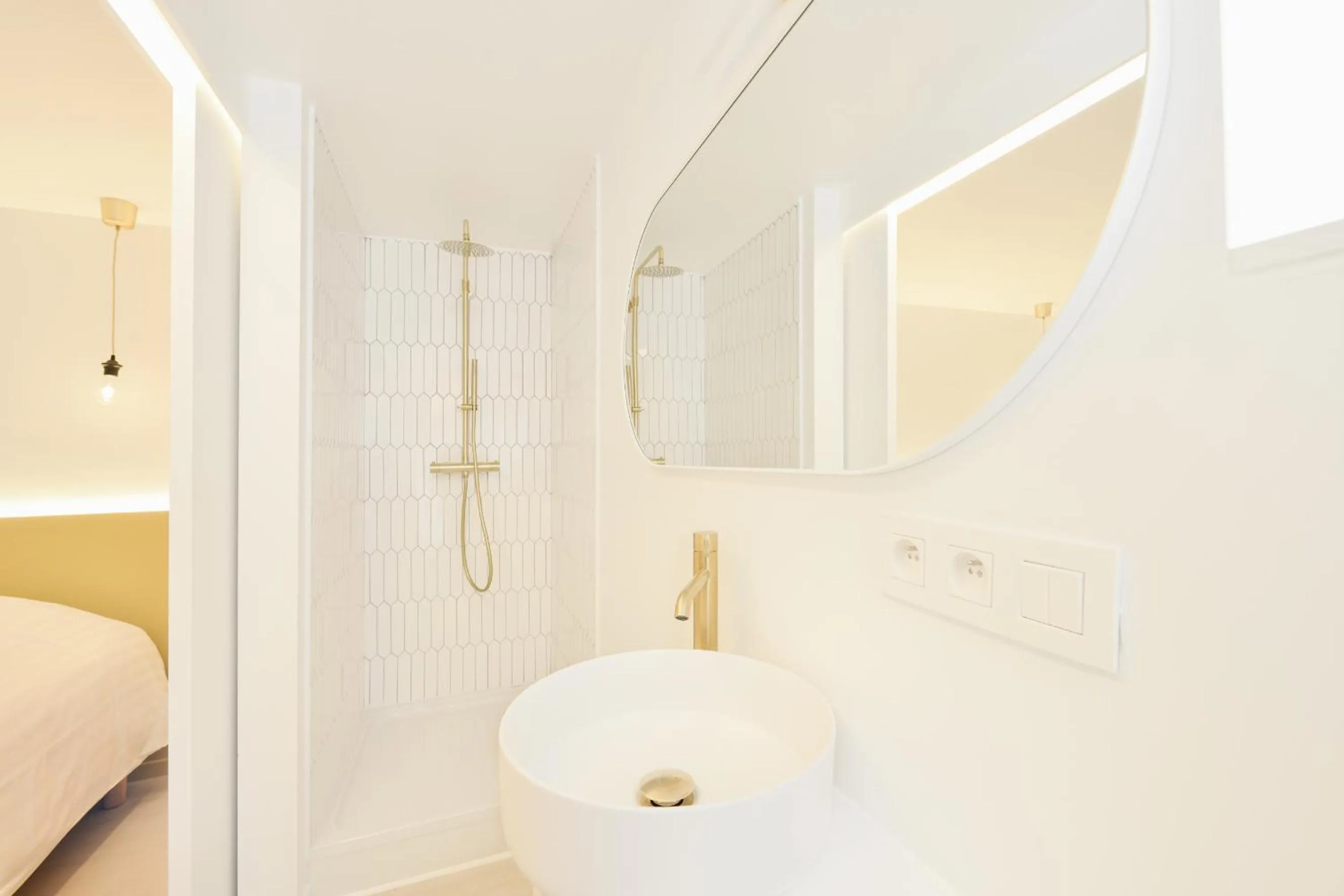 Bathroom in Urban Walls