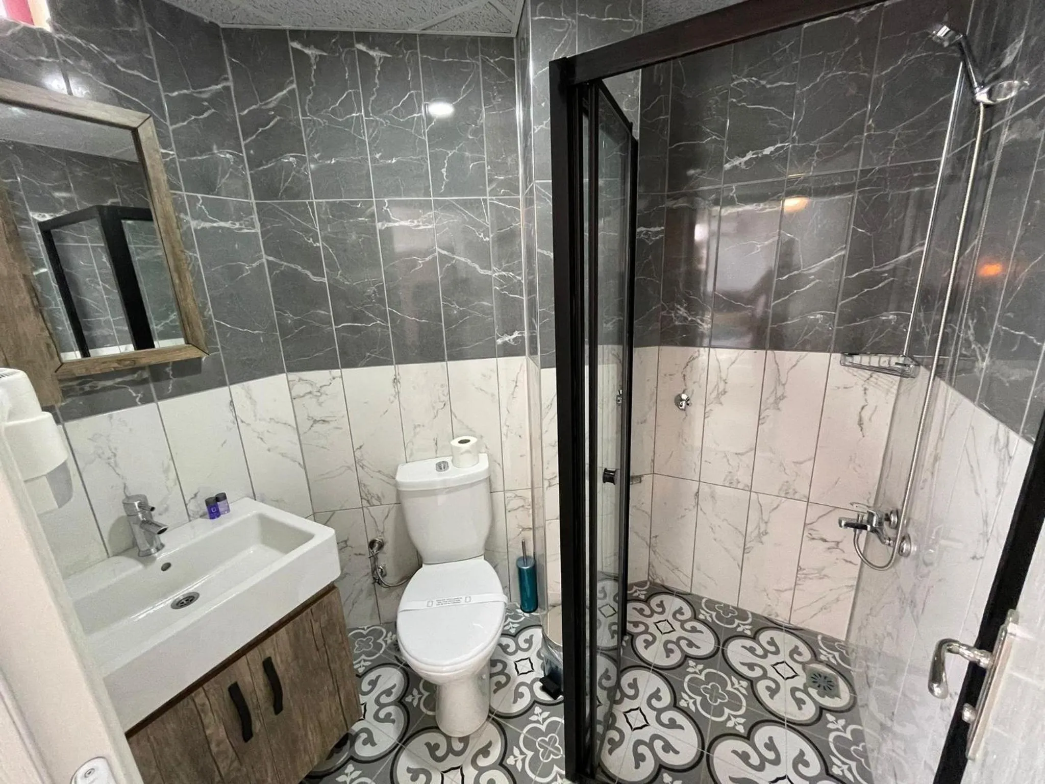 Bathroom in Seven City Hotel