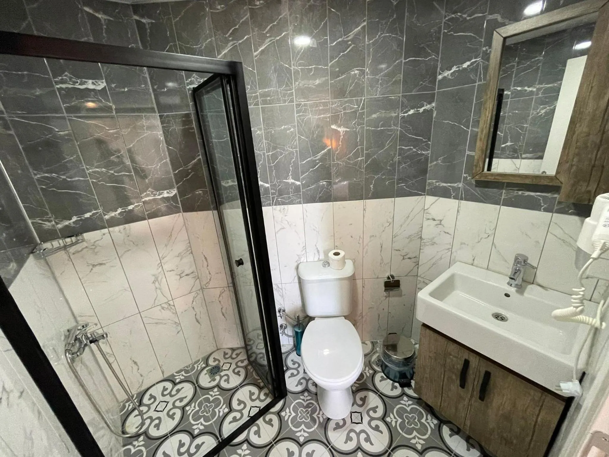 Bathroom in Seven City Hotel