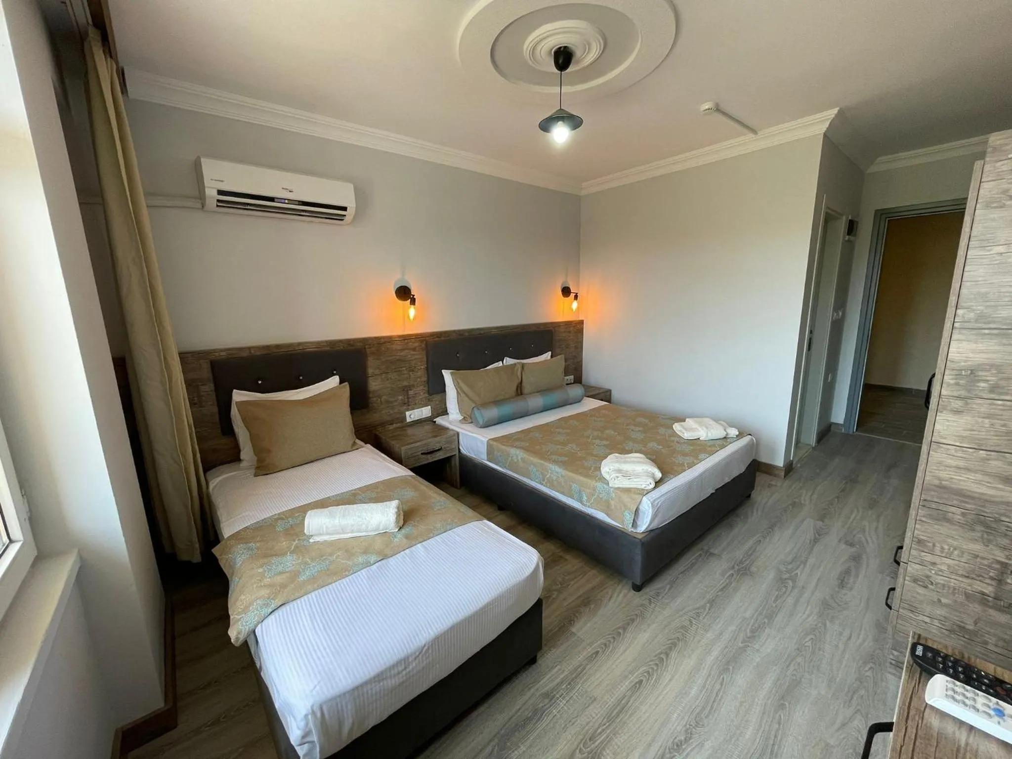 Photo of the whole room, Bed in Seven City Hotel