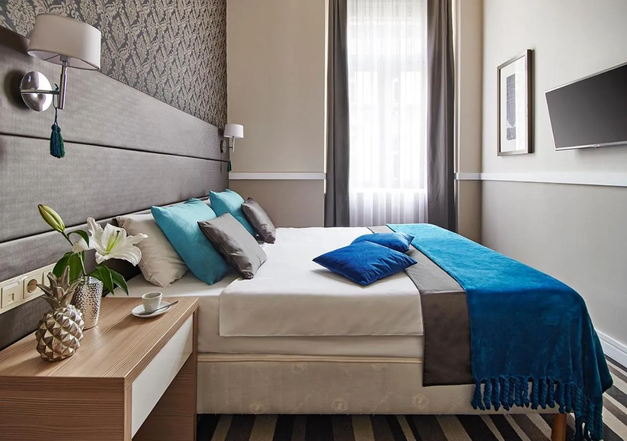 Bedroom, Bed in Hotel Central Basilica