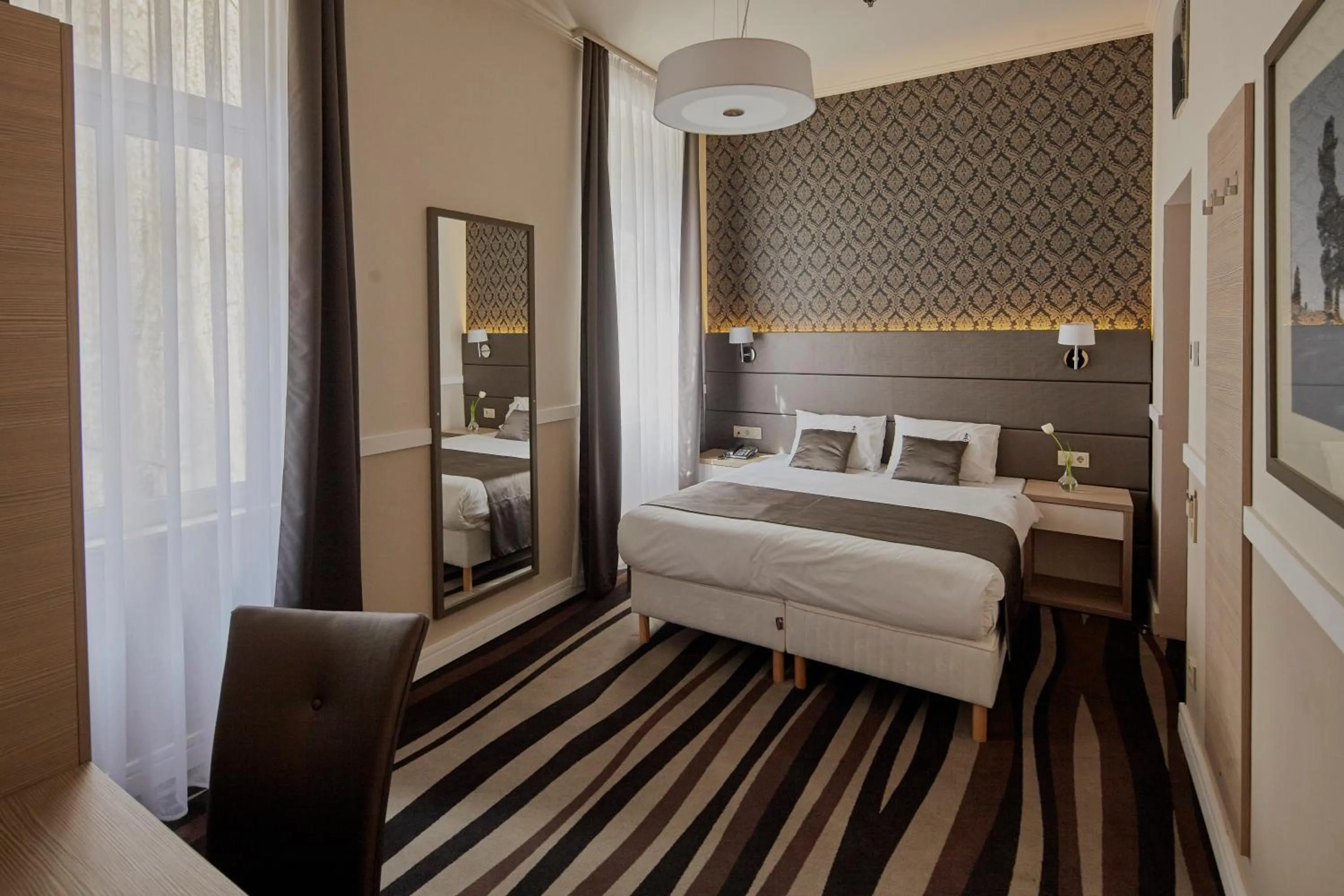 Bedroom, Bed in Hotel Central Basilica