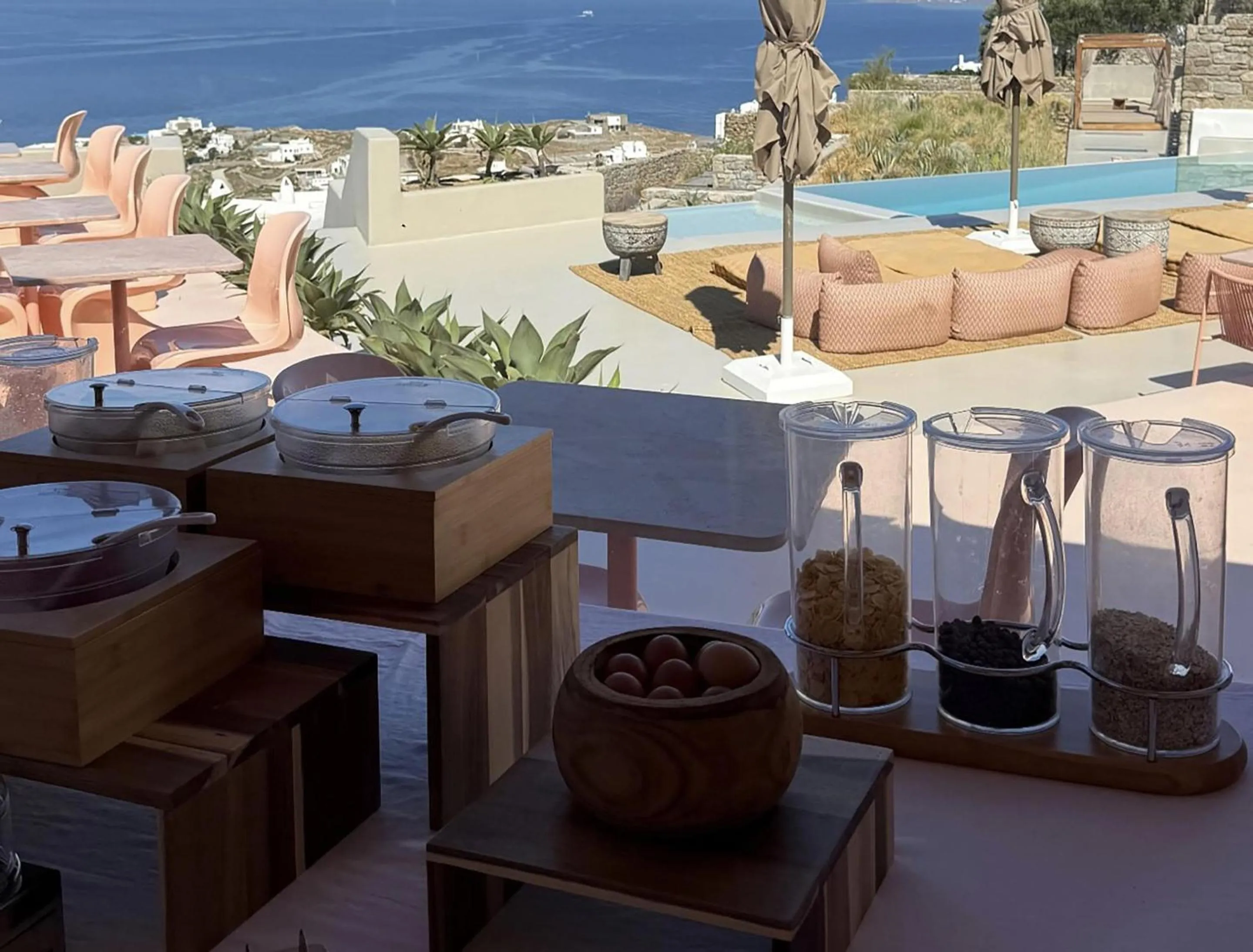 Restaurant/places to eat in Collini Hotel Mykonos, WorldHotels Elite