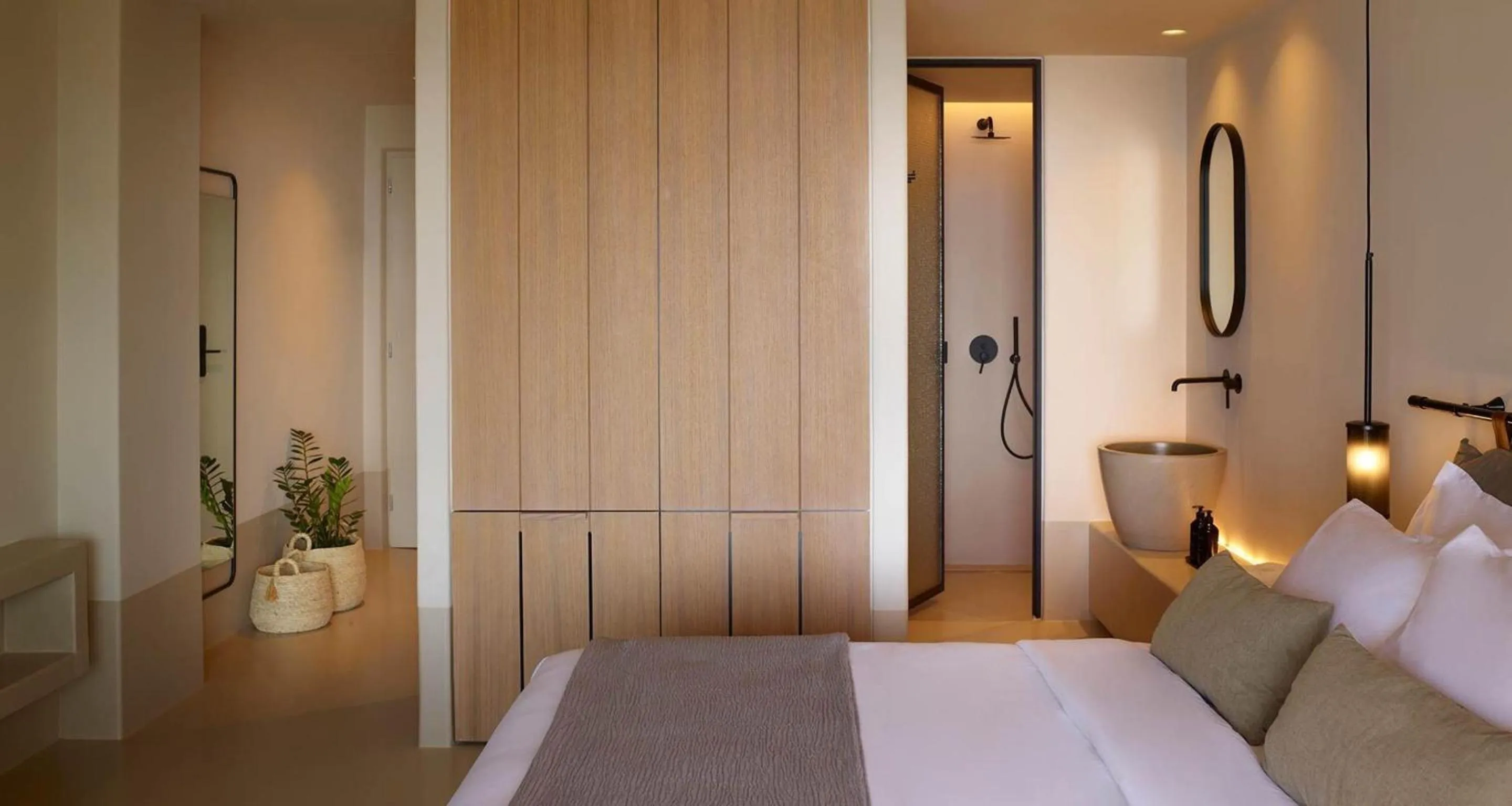 Bed in Collini Hotel Mykonos, WorldHotels Elite