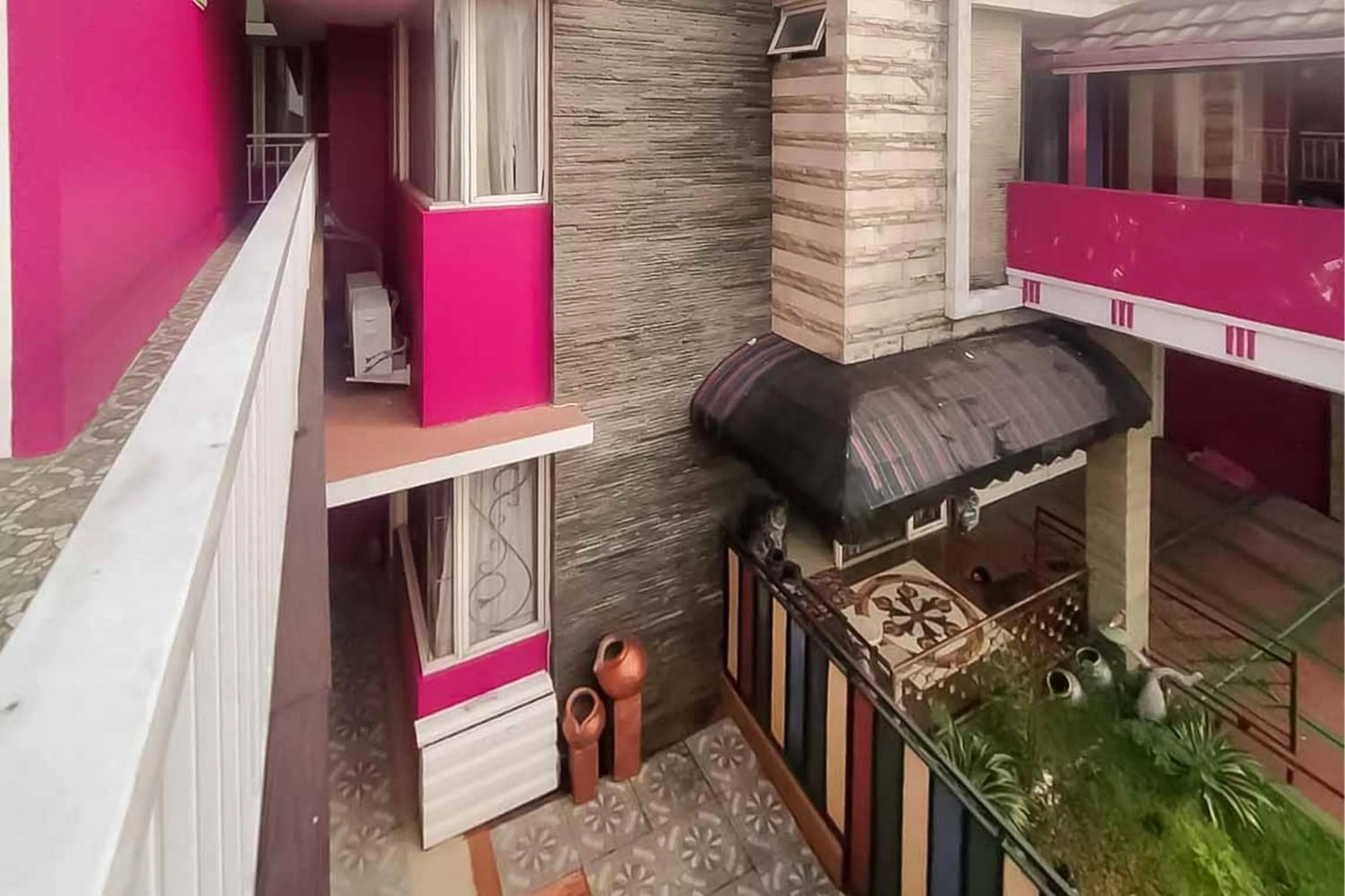 Property building in d'H Mansion La Rosa Syariah Sentul Mitra RedDoorz