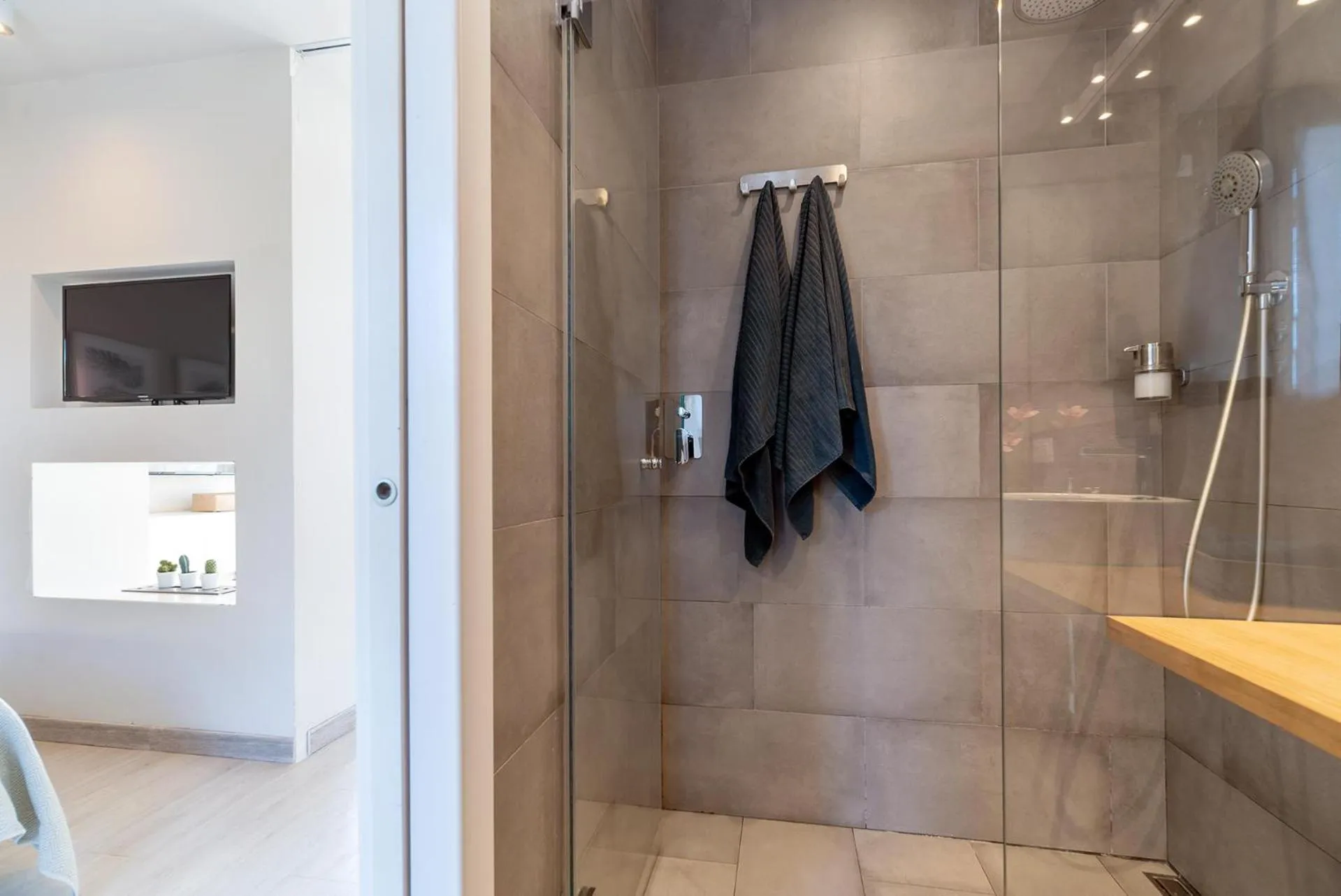 Bathroom in Ocean view apartment renovated