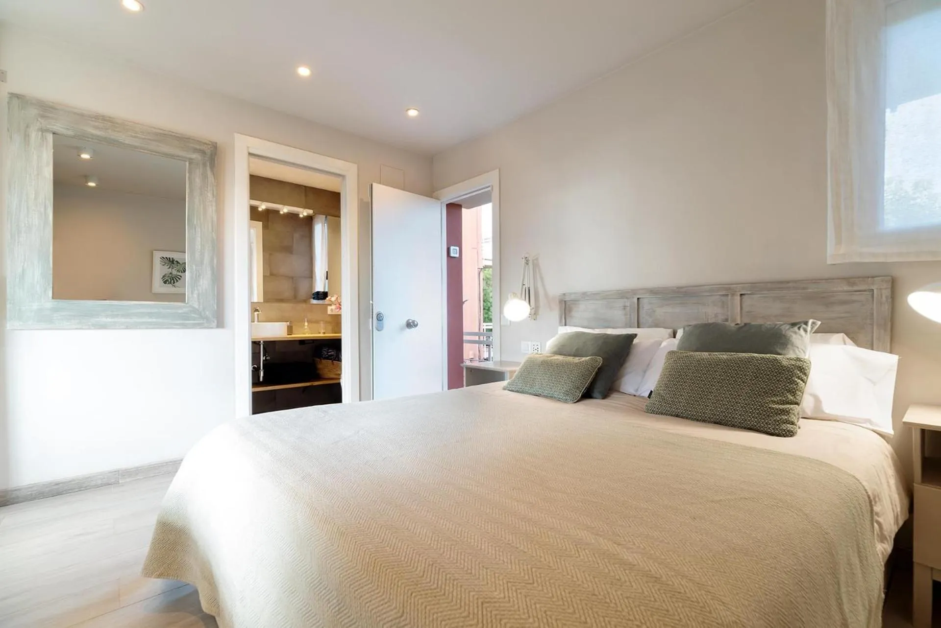 Bedroom, Bed in Ocean view apartment renovated